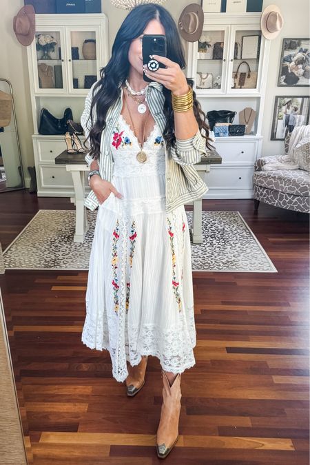 Simply like this post and comment “Free People” for all the details of this amazing @freepeople haul to be sent straight to your inbox🙌🏻 Or you can head to my stories to shop👌🏼
#freepeoplepartner 
Free people- concert style- country concert- vacation style- summer outfits- cool mom style- boho style- vacation dress-try on with me 

#LTKFestival #LTKSeasonal #LTKStyleTip