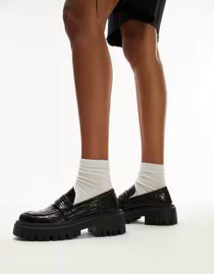 Topshop – Connie – Loafer in Kroko-Schwarz mit dicker Sohle | ASOS (Global)