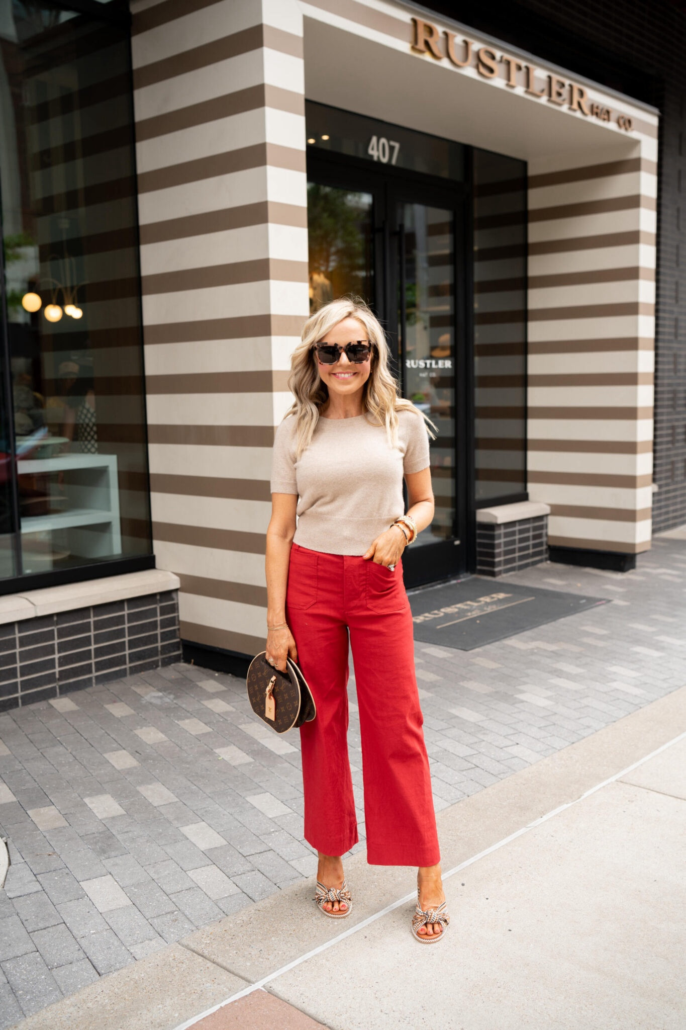 color crush | paint the town red ♥️

crimson, ruby and burgundy are dominating this fall — snag these red pants from anthro now (run stats/wearing size 24) || 

#LTKOver40 #LTKStyleTip #LTKSeasonal