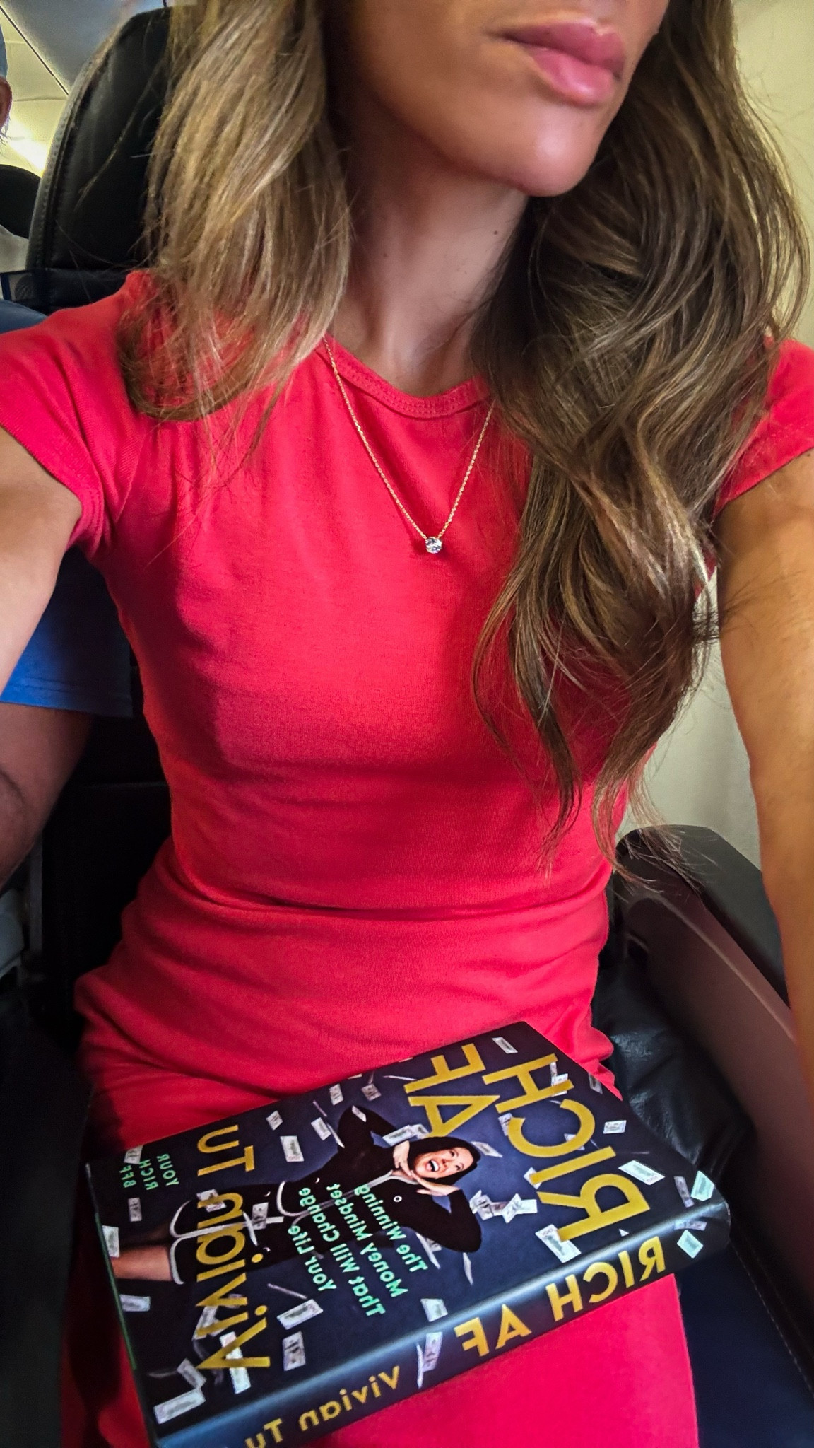 ✈️Travel  dress .. so good I bought in 3 colors! XS in brown and purple too! Plus a good read to keep me occupied ! 