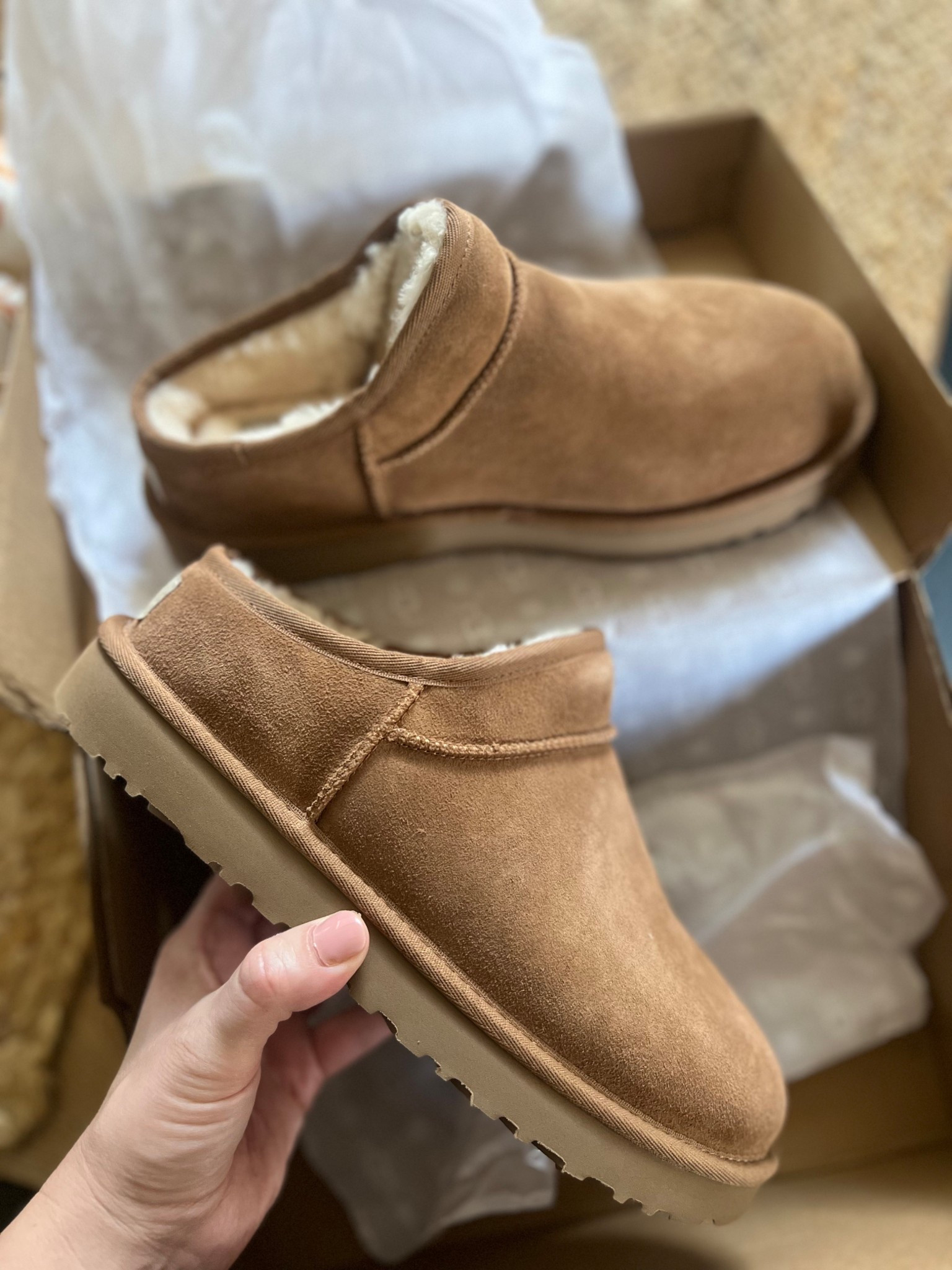 UGG Classic Slipper - my fall | winter staple
If you’re in between sizes - size up. 

#LTKSeasonal #LTKShoeCrush #LTKStyleTip