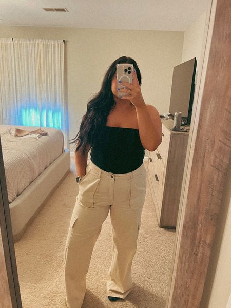 Target slaying again

Pants | M
Top | old AE 

Target cargos are really having a moment linked these exact pants + the sweat pant version that I also have (M is regular pants, S in sweatpants)

#LTKunder50 #LTKSeasonal #LTKstyletip