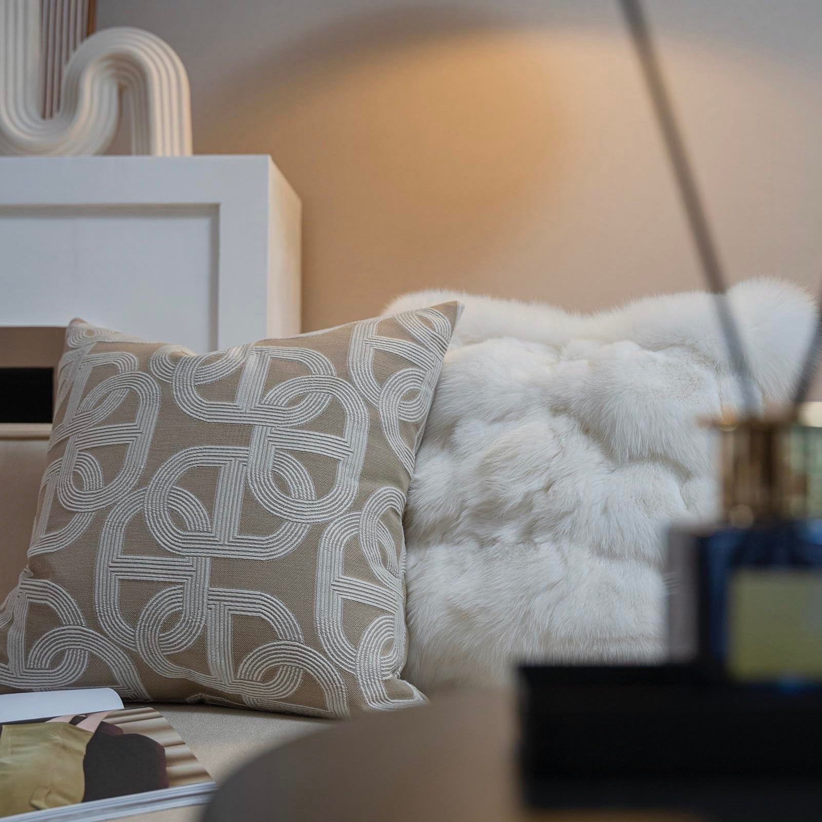 Pillows/ Throw Blankets 