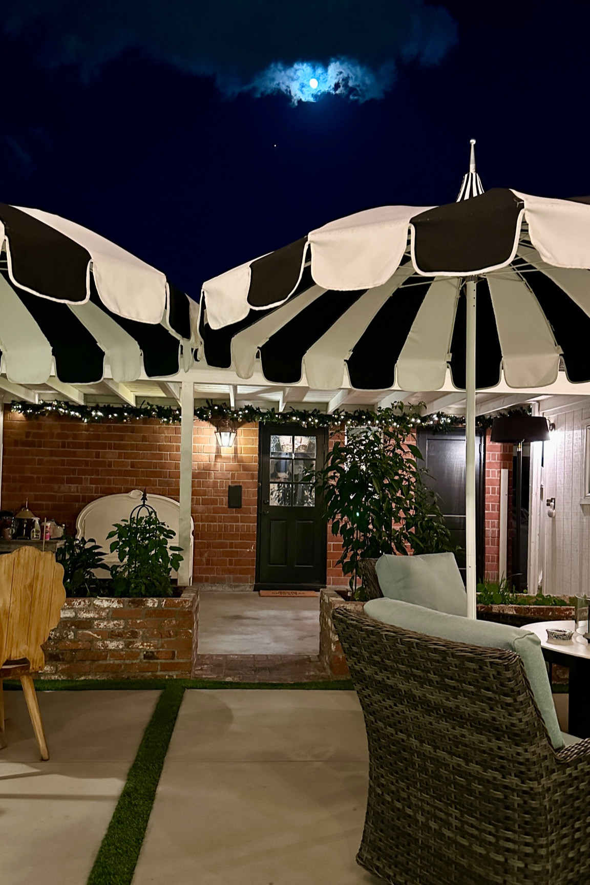 Outdoor patio Christmas garland with 8-hour timer every day same time. 3 AA batteries 

#LTKfindsunder50 #LTKHoliday #LTKhome