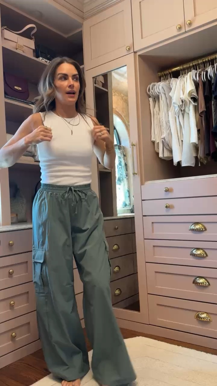 I already own 3 colors of this tank & ordered 2 more because I know I'll be living in these all Spring & Summer @abercrombie 

(Small in tank & pants)


#LTKootd #LTKgrwm