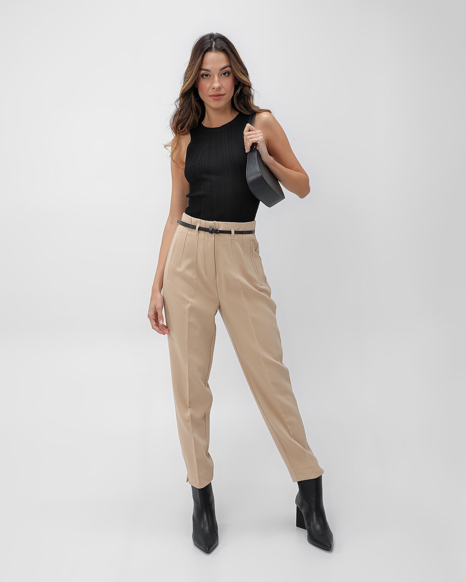 Calça feminina alfaiataria com cinto - Bege |  AK by Riachuelo | Riachuelo (BR)