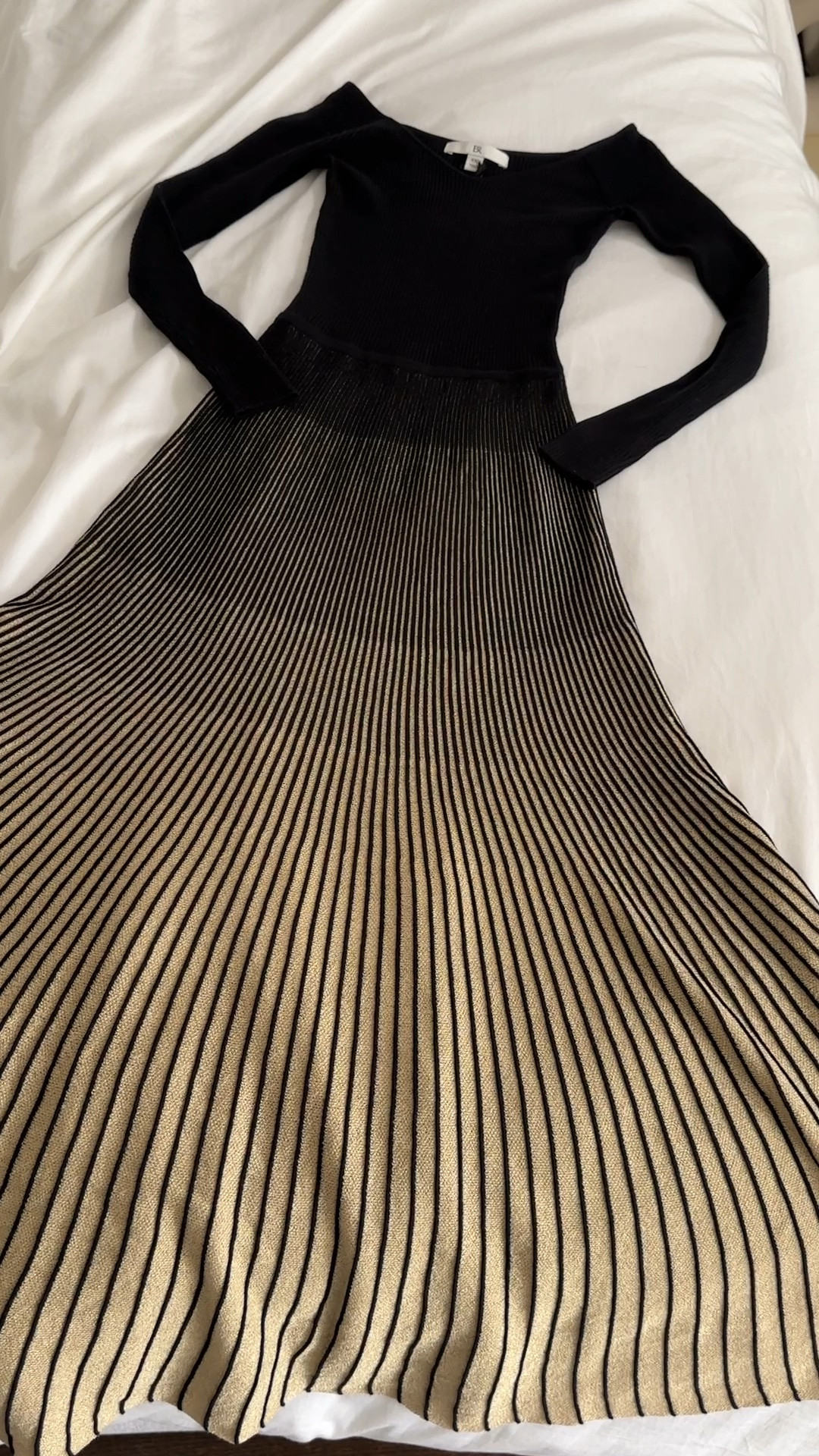 A very rare 40% off at banana republic! Linked a few sale picks 

• a stunning sweater knit dress with ombré colors and a swingy pleated bottom. I got xxs and it Fits ankle maxi length on me. Do not agree with the reviewers saying it’s cheap looking as I thought it looked very elegant and unique. Wider neckline shows off the collarbone beautifully without being off the shoulder. I will need to wear some shaper shorts with this one since it shows tummy bulges a bit. 

gorgeous dress for a winter wedding guest, special event or holiday family photos

• this is also the lowest price for their signature tailored captains blazer since it’s marked down + extra 40% off  , now $120. It’s nice quality and a tailored fit - i take 00 petite 

#LTKParties #LTKHoliday #LTKWedding