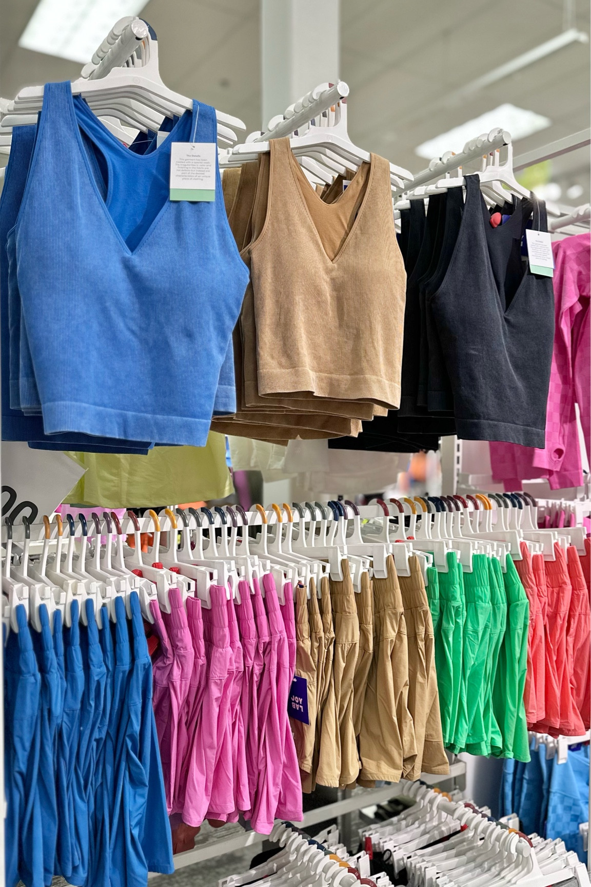 This new JOYLAB collection is 🔥 it’s the perfect time to refresh that workout gear!