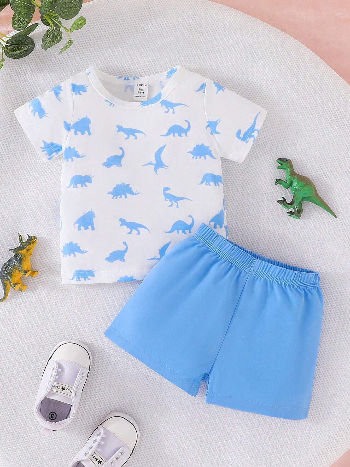 Baby Boy Dinosaur Print Tee & Shorts | SHEIN