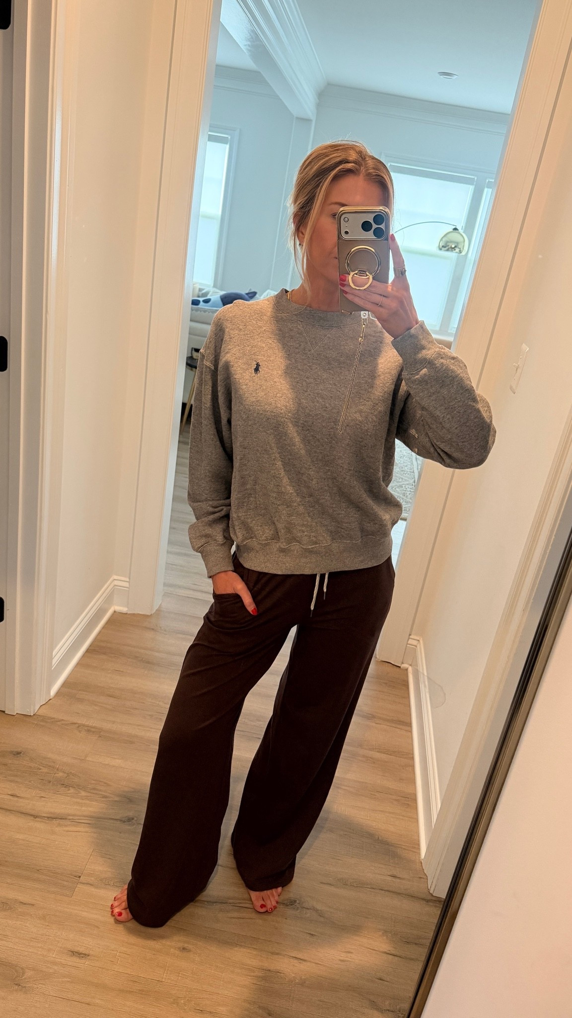 Sunday comfies

Brown Vuori pants: TTS, wearing S
Grey polo sweatshirt: TTS, wearing S

#LTKootd #LTKmomlife