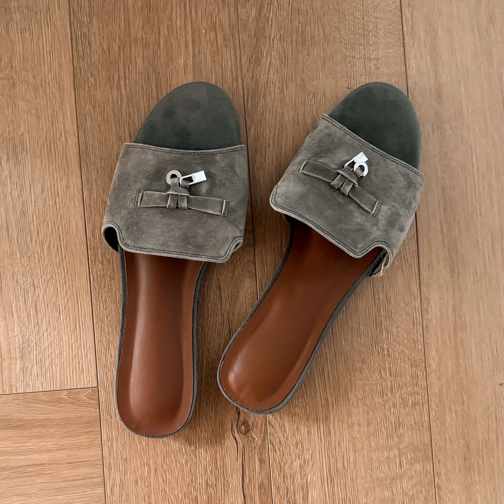 I have been loving these charm sandals for the summer months! A designer inspired favorite that’s 1/19 of the designer price! So good and so cute!

#LTKgrwm #LTKootd