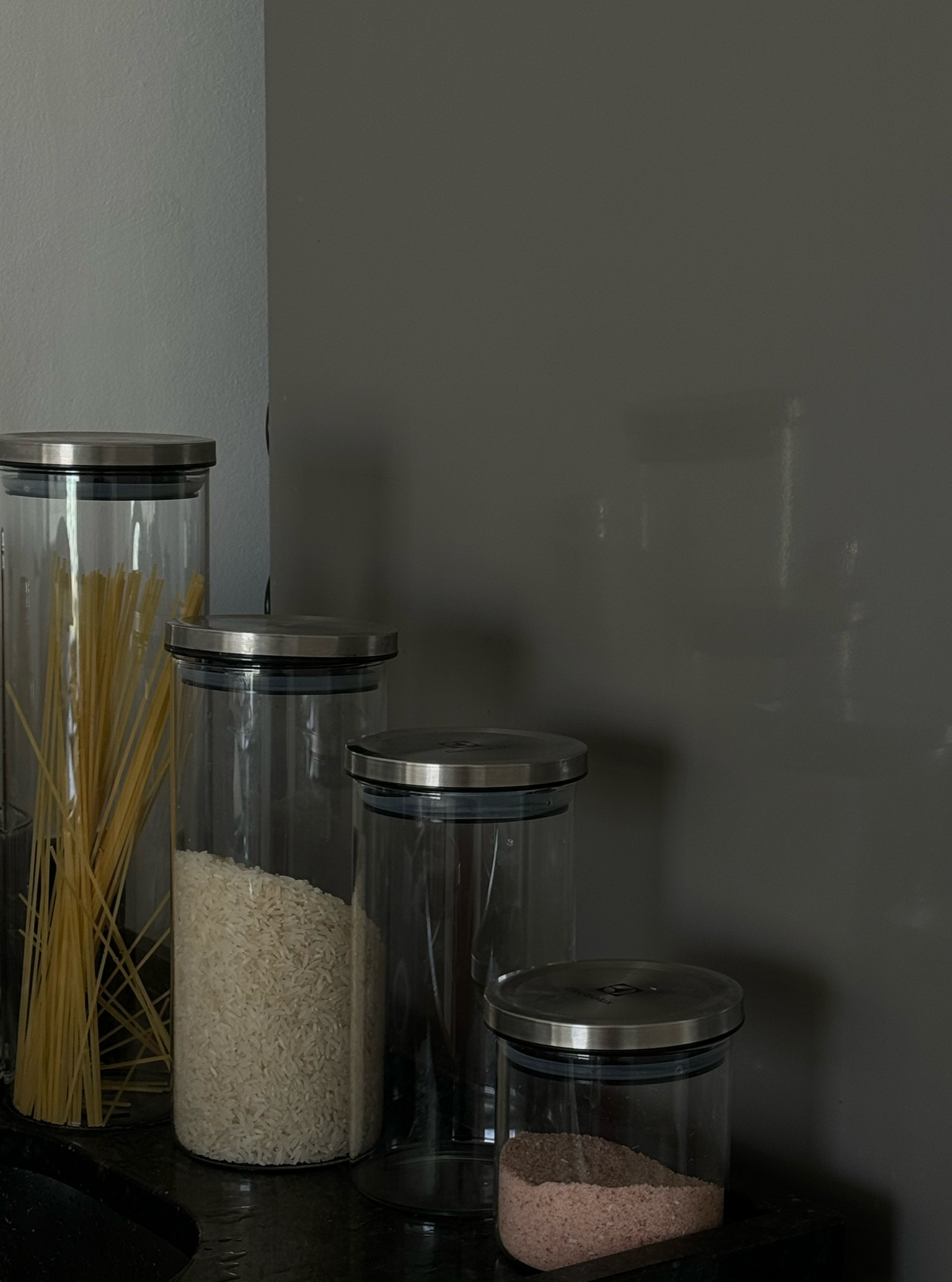 Os potes herméticos mais lindos que vocês irão ver hoje, quero indicar esse conjunto da Electrolux ele é de vidro e a tampa de inox!!!

#LTKbrasil #LTKhome