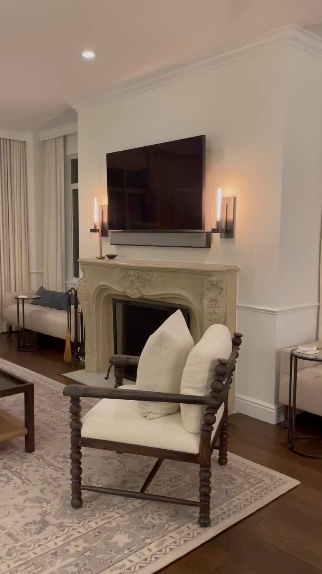 This San Francisco pier de terre feels warm and luxurious, filled with natural textures like wood and marble and a soothing color palette of cremes and blues ✨

#LTKHome #LTKFindsUnder100 #LTKStyleTip