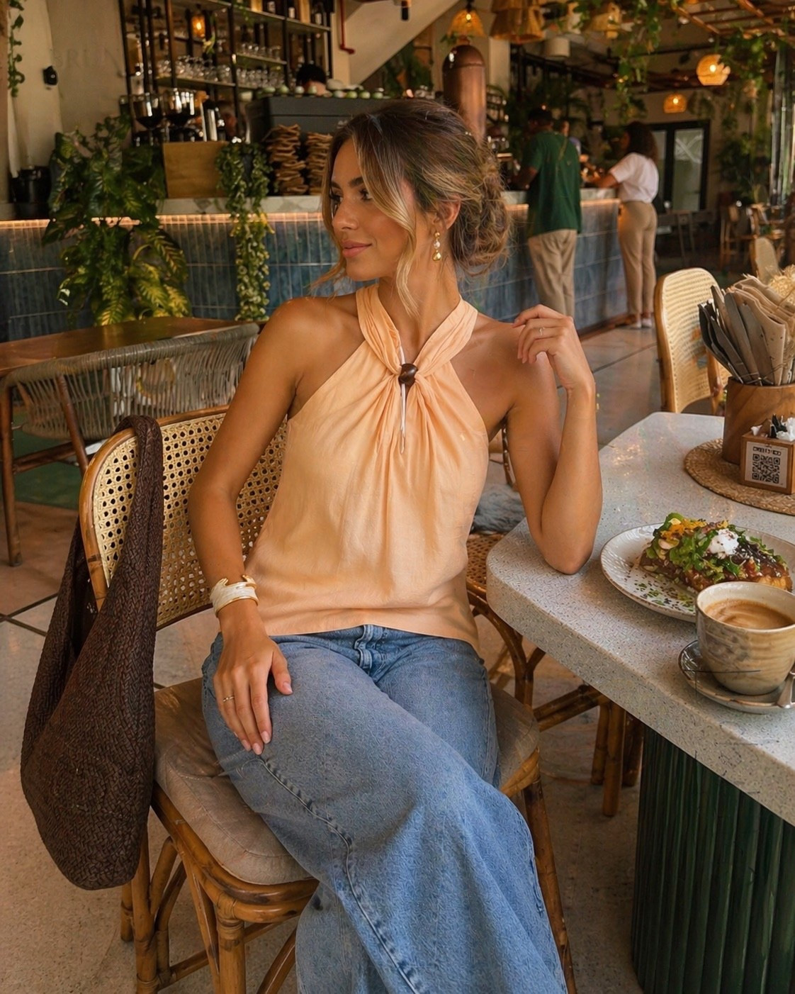 Butter yellow top and jeans 

#LTKsummer #LTKjeans