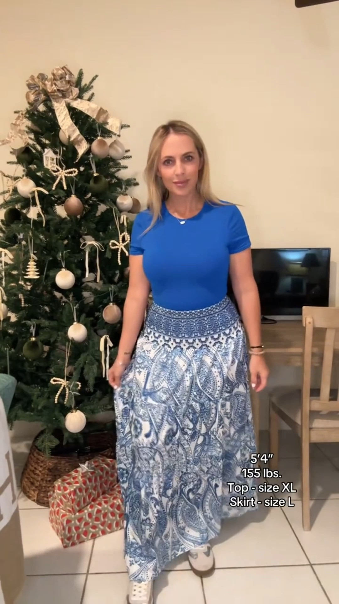 Maxi skirt outfit 

#LTKMidsize #LTKootd #LTKFindsUnder50