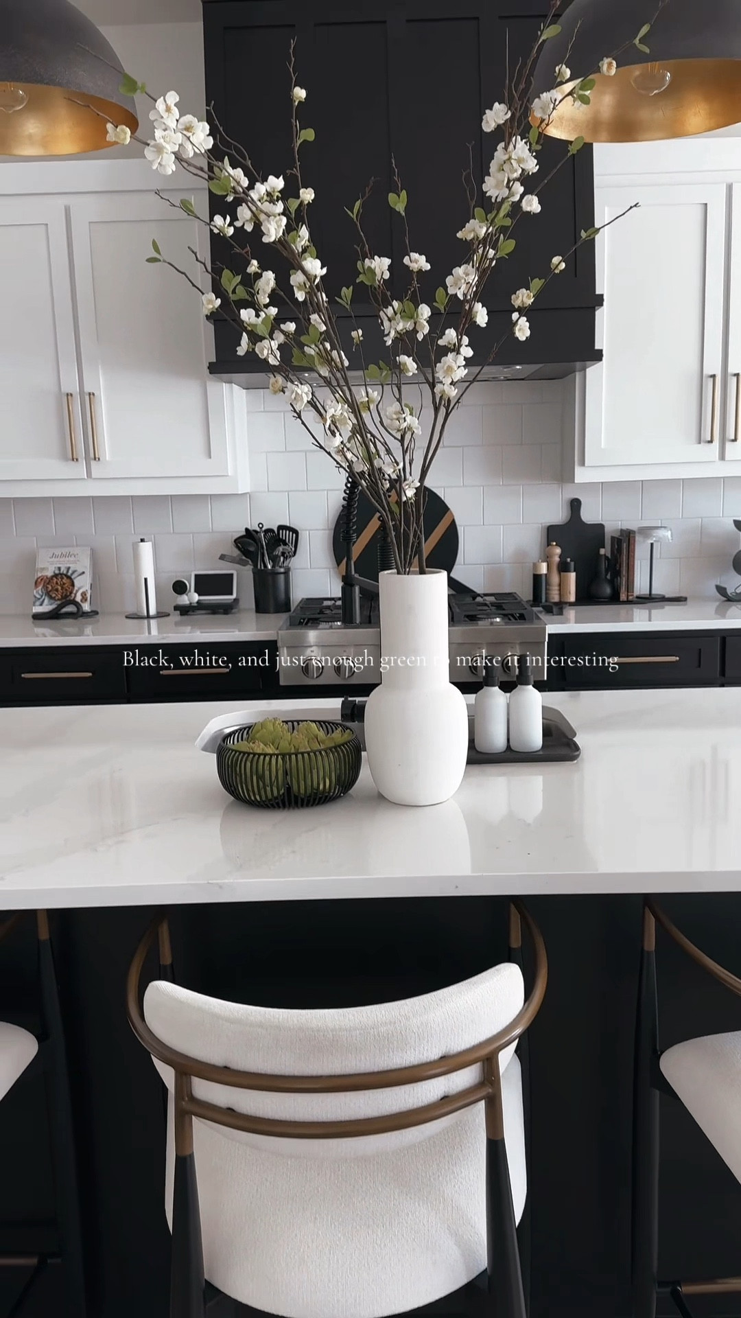 Modern home spring decor 
#springdecor #homedecor #fauxflorals #spring #modernhome #minimalisthome 

#LTKSeasonal #LTKHome