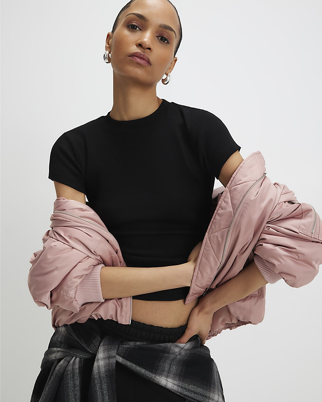 Black Short Sleeve Fitted Ribbed Top | River Island UK & IE