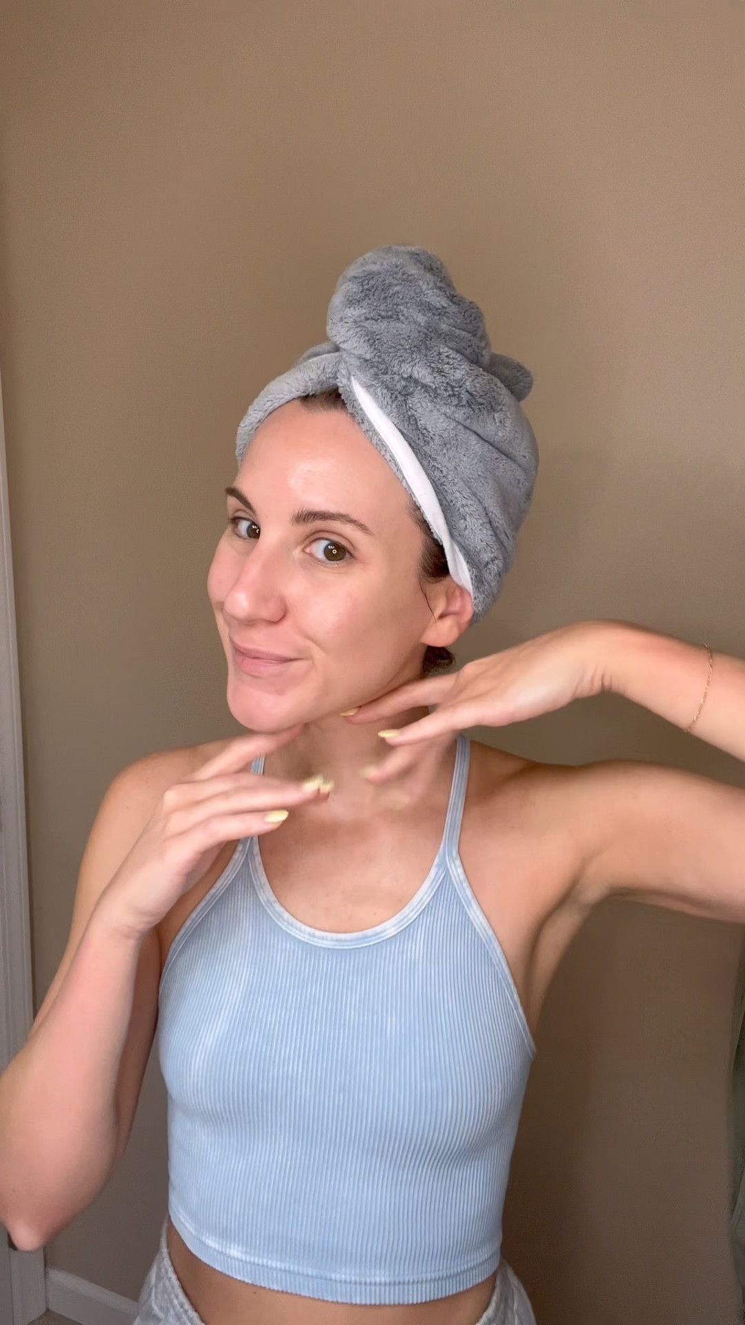 GRWM✨ from skincare to makeup! Code TWENTIESGIRLSTYLE works for 15% off at Tarte!

Skincare routine / barefaced / makeup routine / easy makeup 

#LTKbeauty