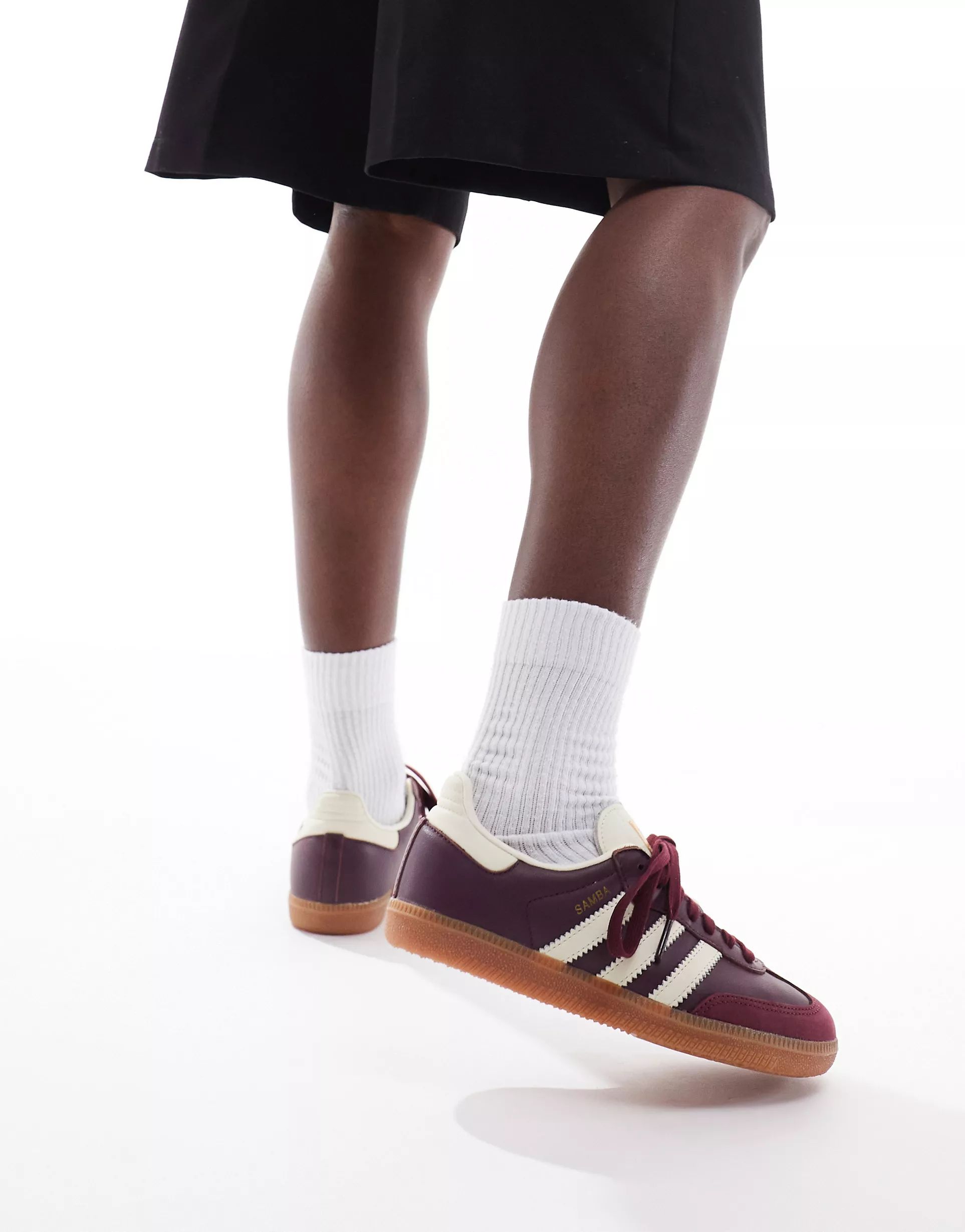 adidas Originals Samba OG trainers in burgundy and off white | ASOS | ASOS (Global)