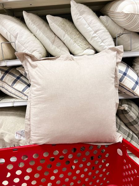 Last day! 30% off throw pillows 

Target finds, Target deals, bed pillows, living room 

#LTKxTarget #LTKhome #LTKsalealert