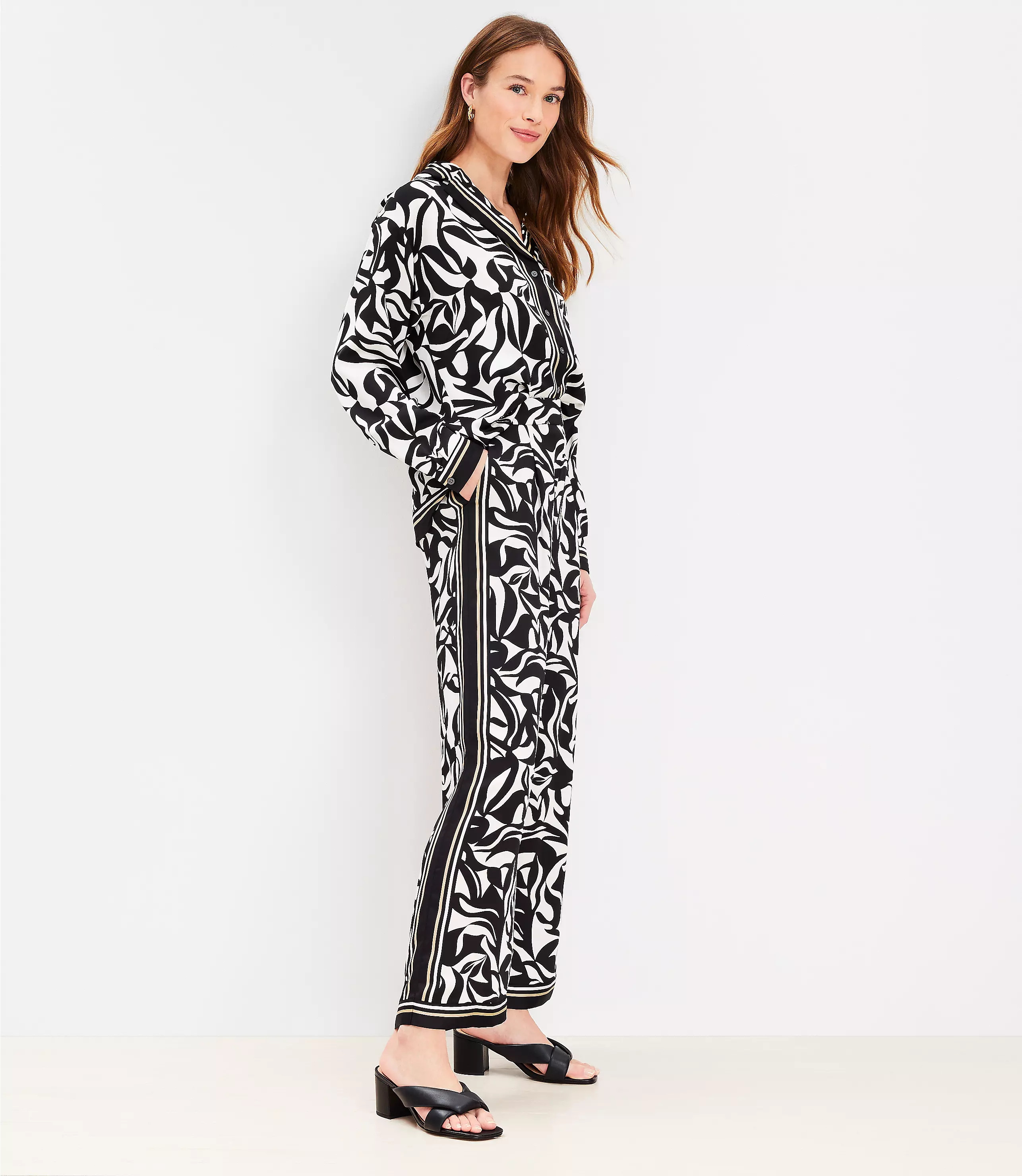 Pleated Fluid Pull On Wide Leg Pants in Swirl | LOFT