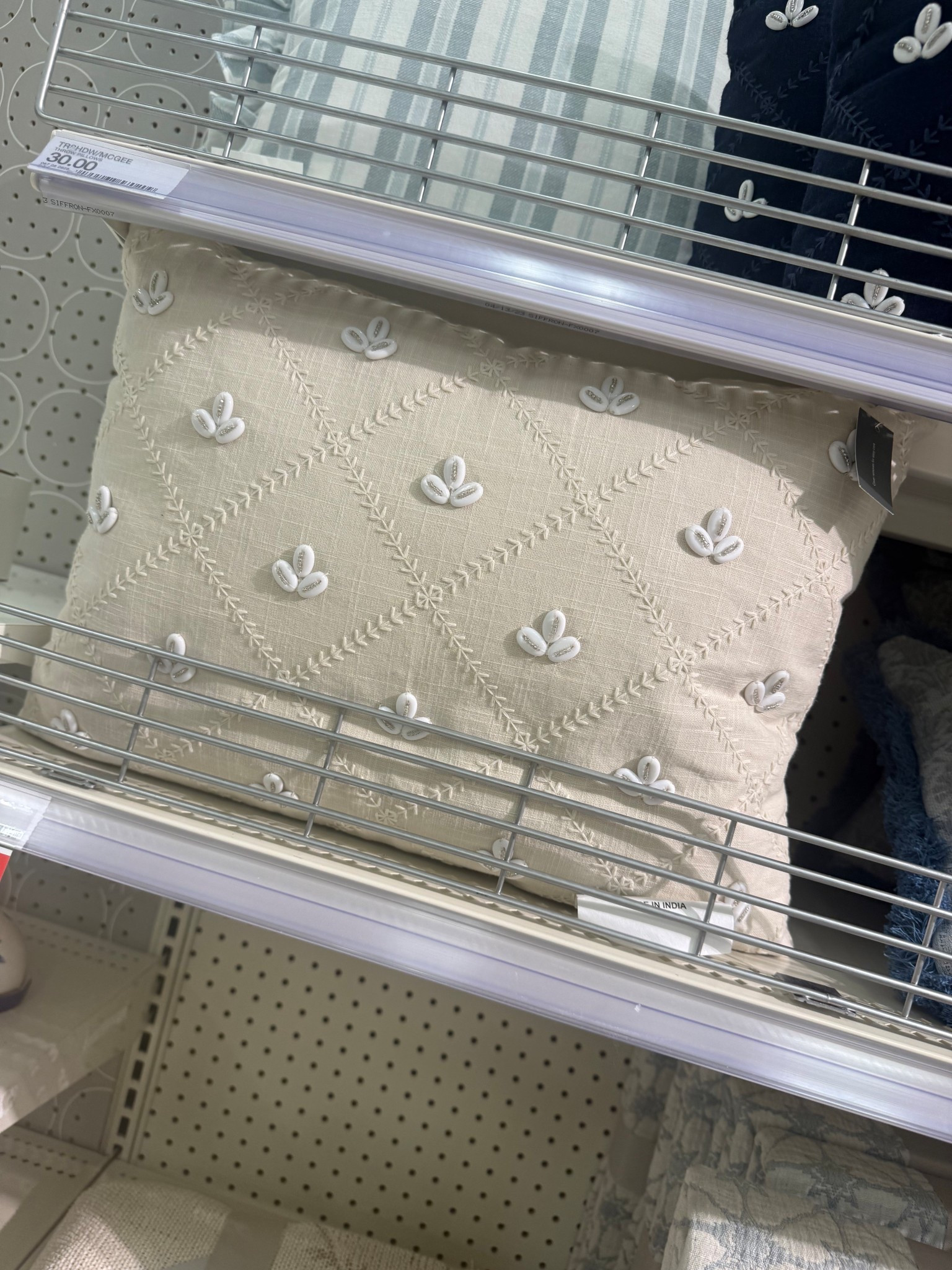 Loving this little throw pillow for the summer from Target! 

Throw pillows, bedding, summer bedding, Memorial Day, target, target bedding, coastal home decor, summer home decor 

#LTKHome #LTKMothersDay