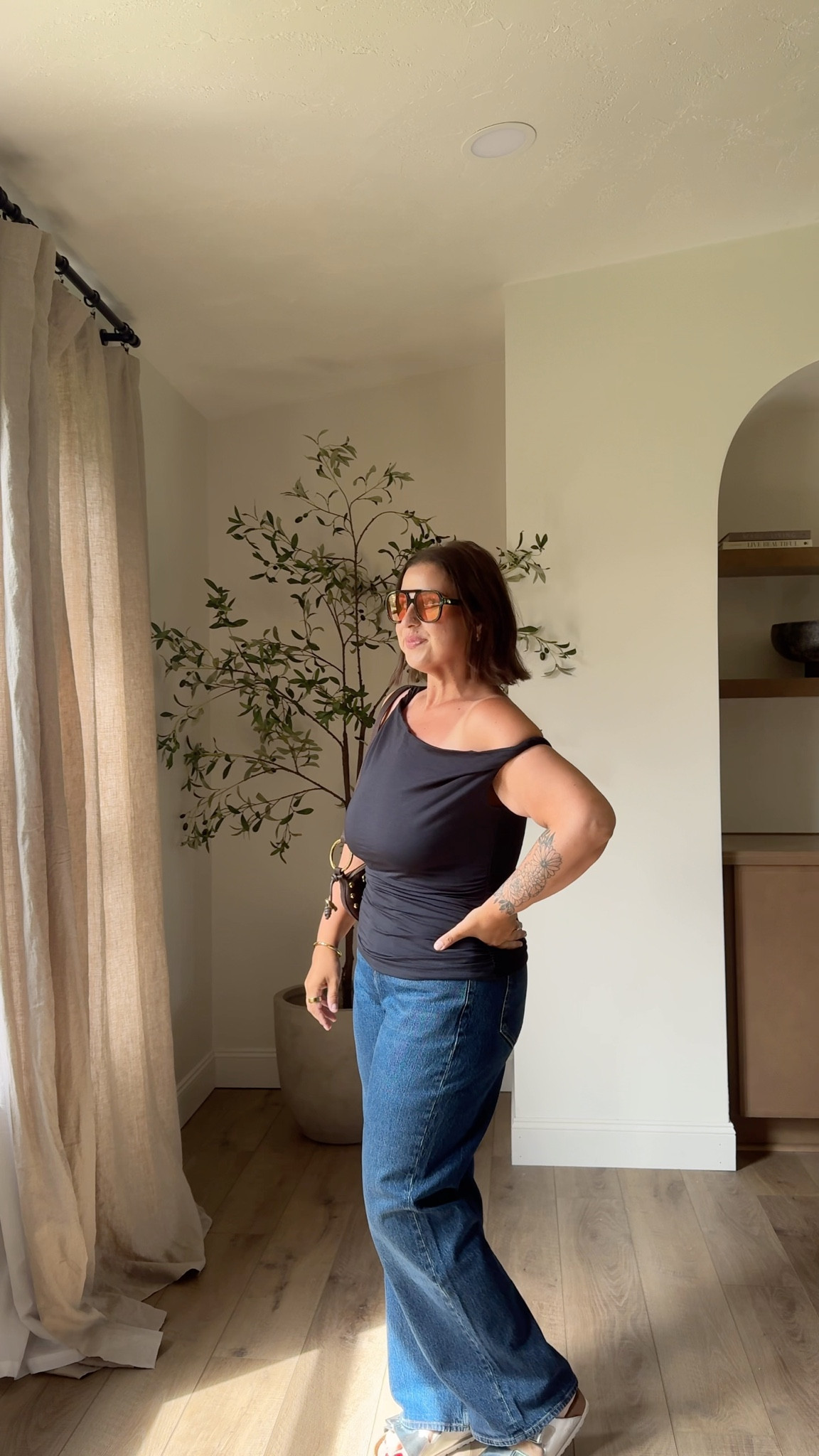 A moment for well-fitting denim 🖤

curve love abercrombie jeans

bottoms size: 29
top size: L



#LTKPetite #LTKFindsUnder100 #LTKMidsize