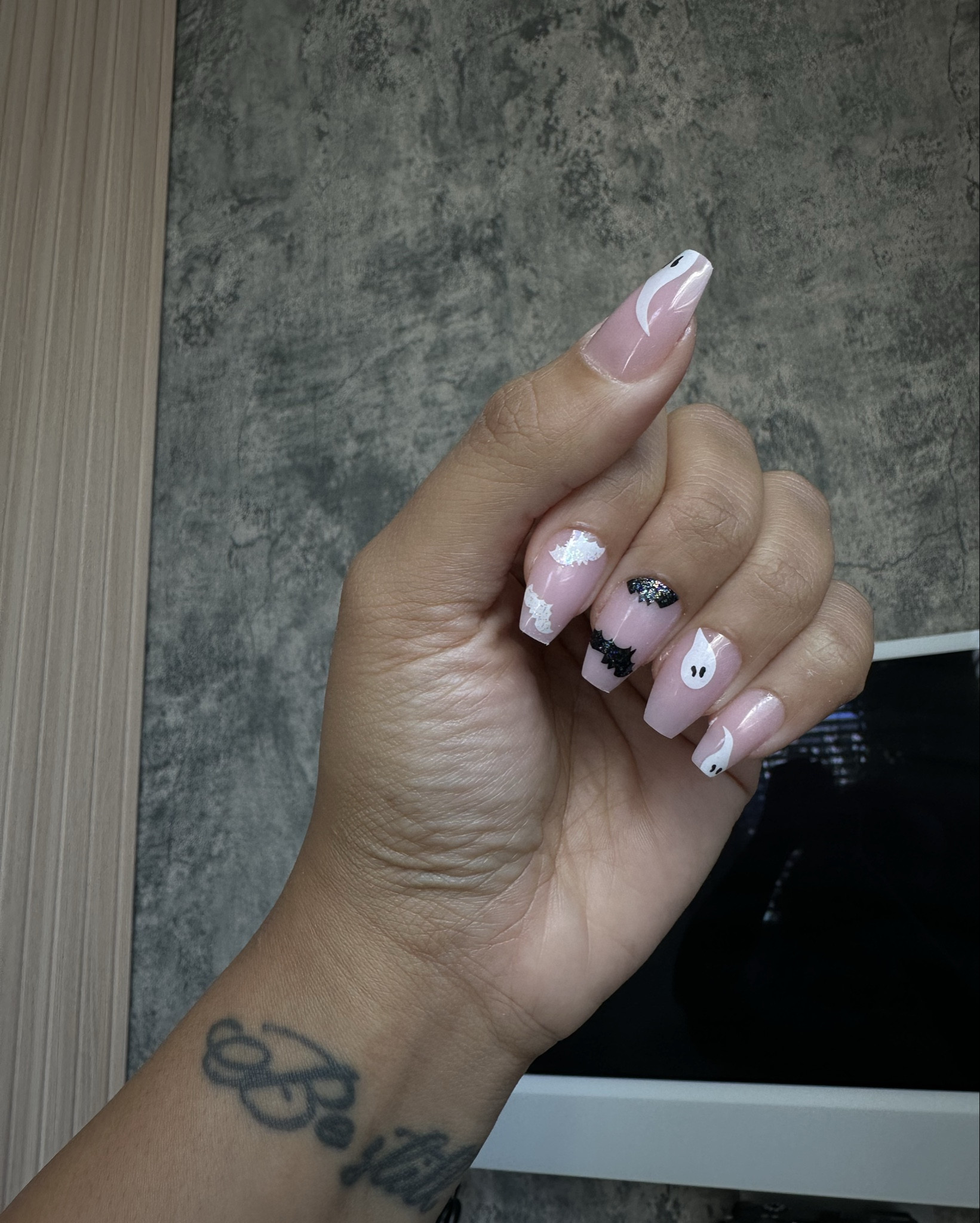 Festive press-on nails for spooky season💗👻

#LTKHalloween #LTKStyleTip #LTKBeauty