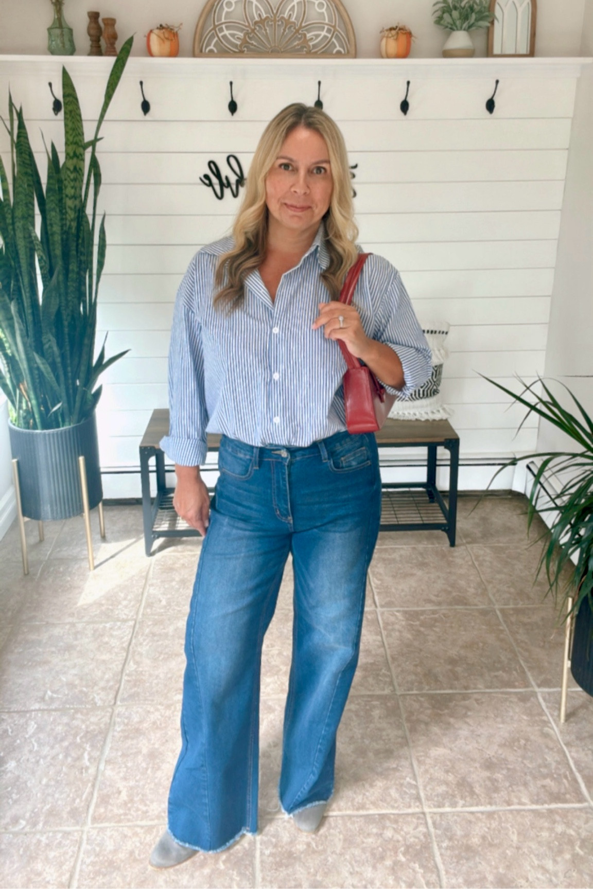 Fall outfit idea! I’m wearing a medium in this stretchy denim jeans and a large in the button down. Boots are true to size.

#LTKMidsize #LTKStyleTip #LTKFallSale