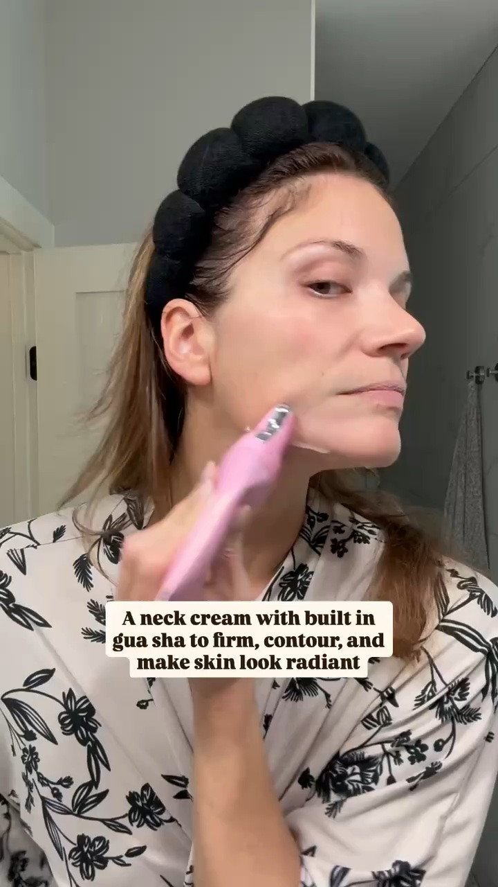 A neck cream with a built in gua sha applicator? Such a clever skincare find! I love that you can apply your cream and massage it in with one tool, making it a simple addition to your routine.
Neck cream, Built in gua sha, Gua sha applicator, Neck skincare, Skincare routine, Beauty finds, Anti aging skincare, Neck moisturizer, Skincare tools, Beauty essentials, Self care finds, StangandCo