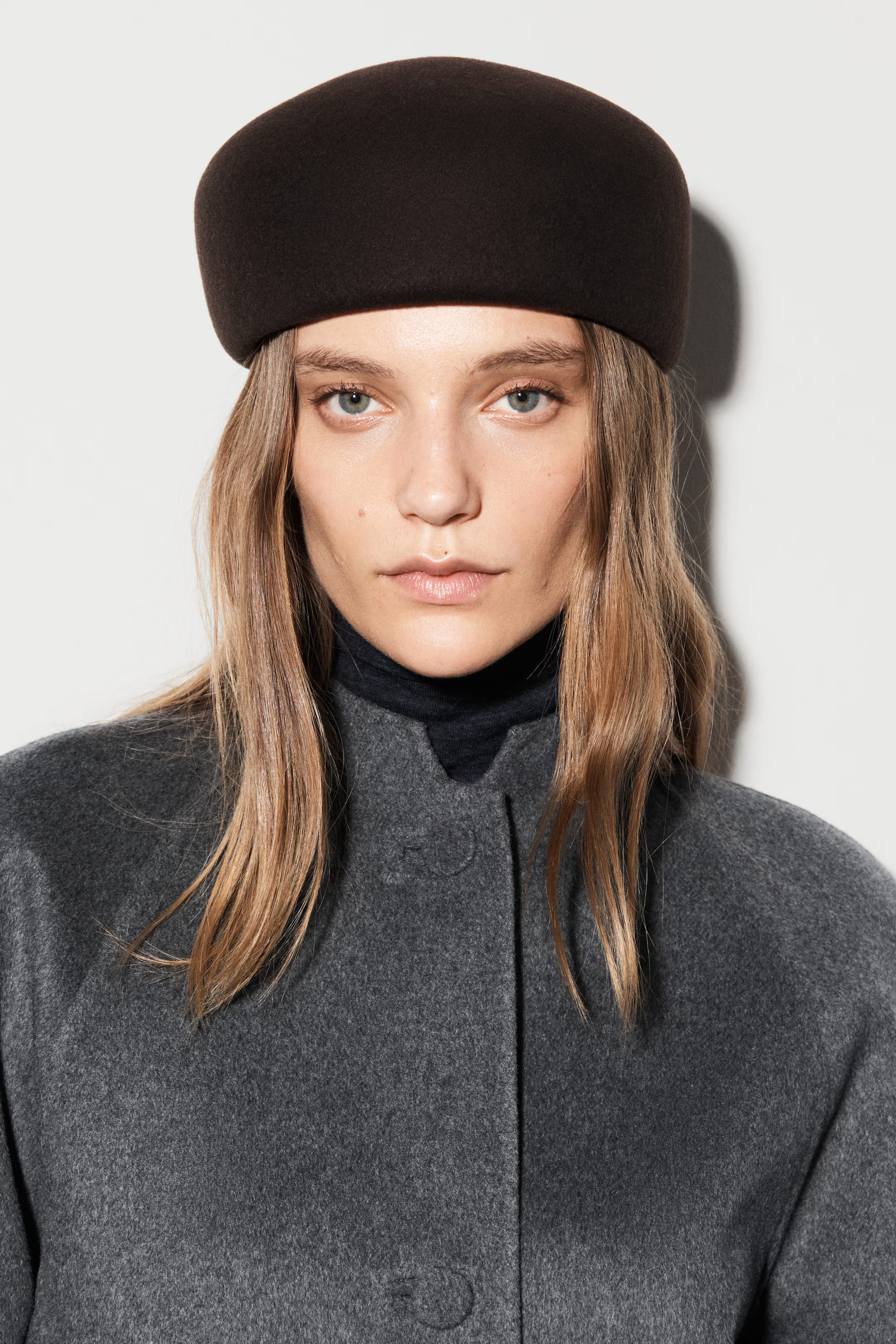 SCULPTED WOOL BERET - BROWN | COS US | COS (US)