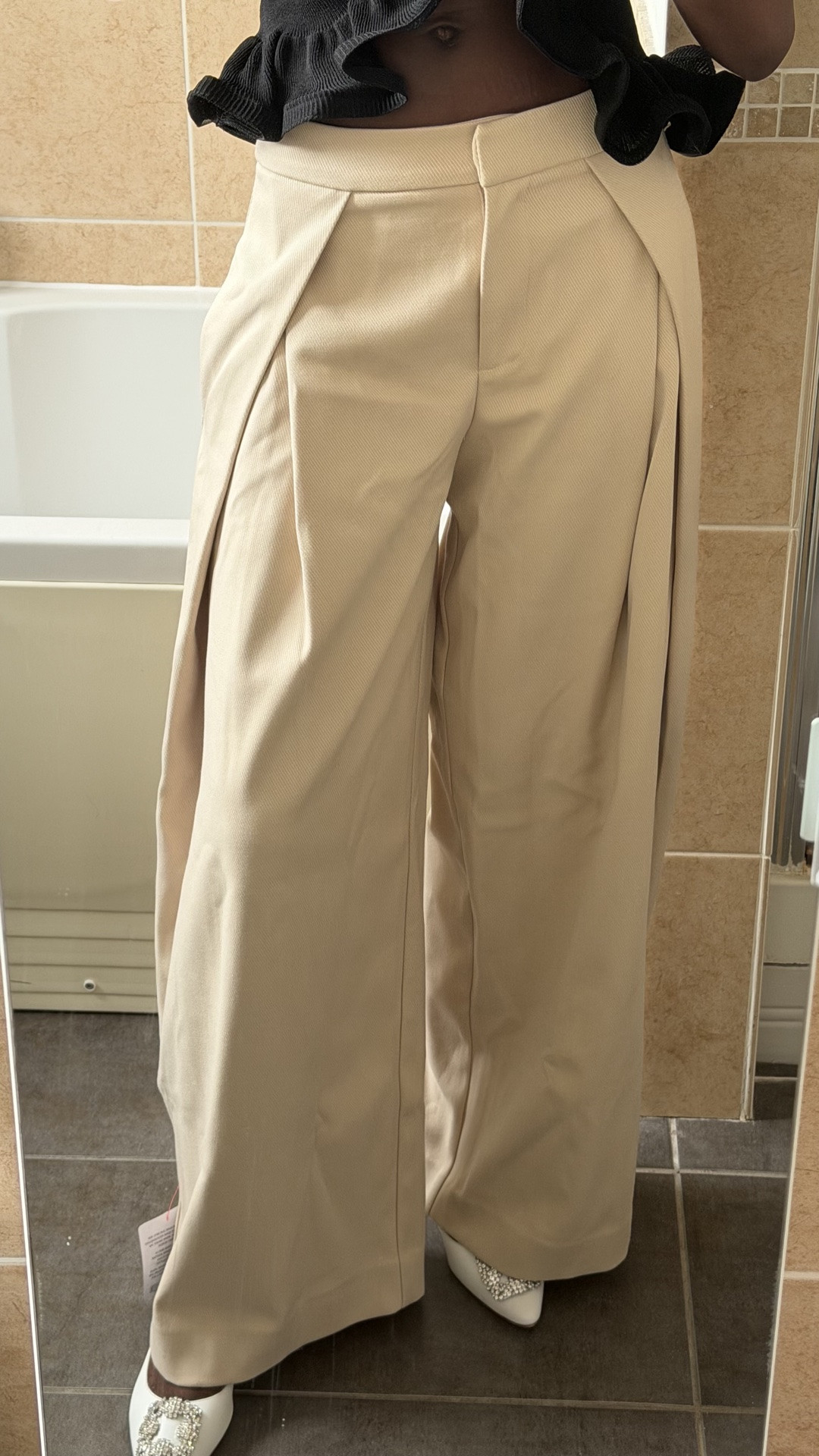 Back to work: pleat trouser, neutral wardrobe piece, workwear essentials, everyday trousers, capsule wardrobe.

Found this in the sale for under £30, very thick and perfect for autumn, winter dressing

#LTKsale #LTKworkwear #LTKautumn