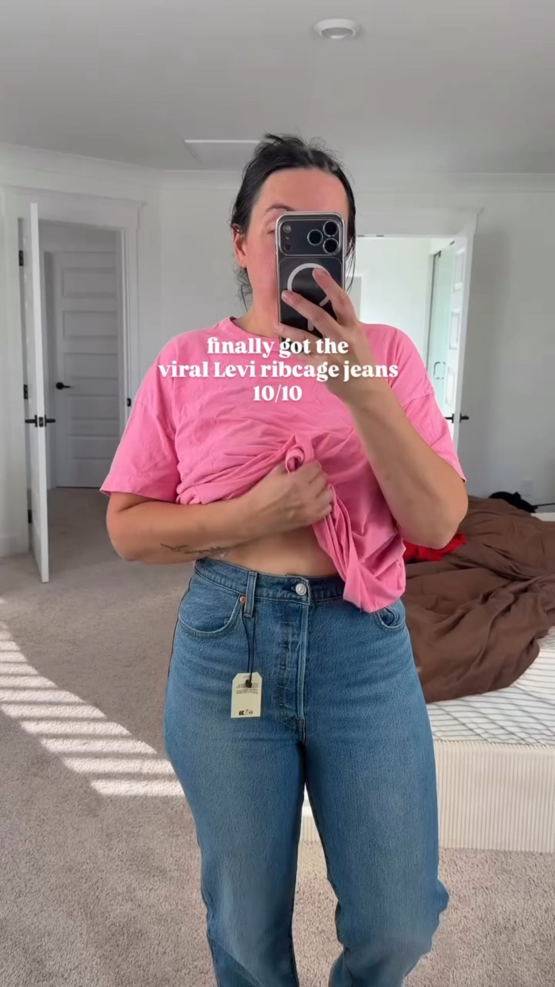 Ok now I get the hype around these jeans… took me a few years but I caved and now I must have every color 😆 let me know if you want the 🔗🥰 

#levijeans #amazonmusthaves #viraljeans #ribcagejeans #amazonfashionfinds