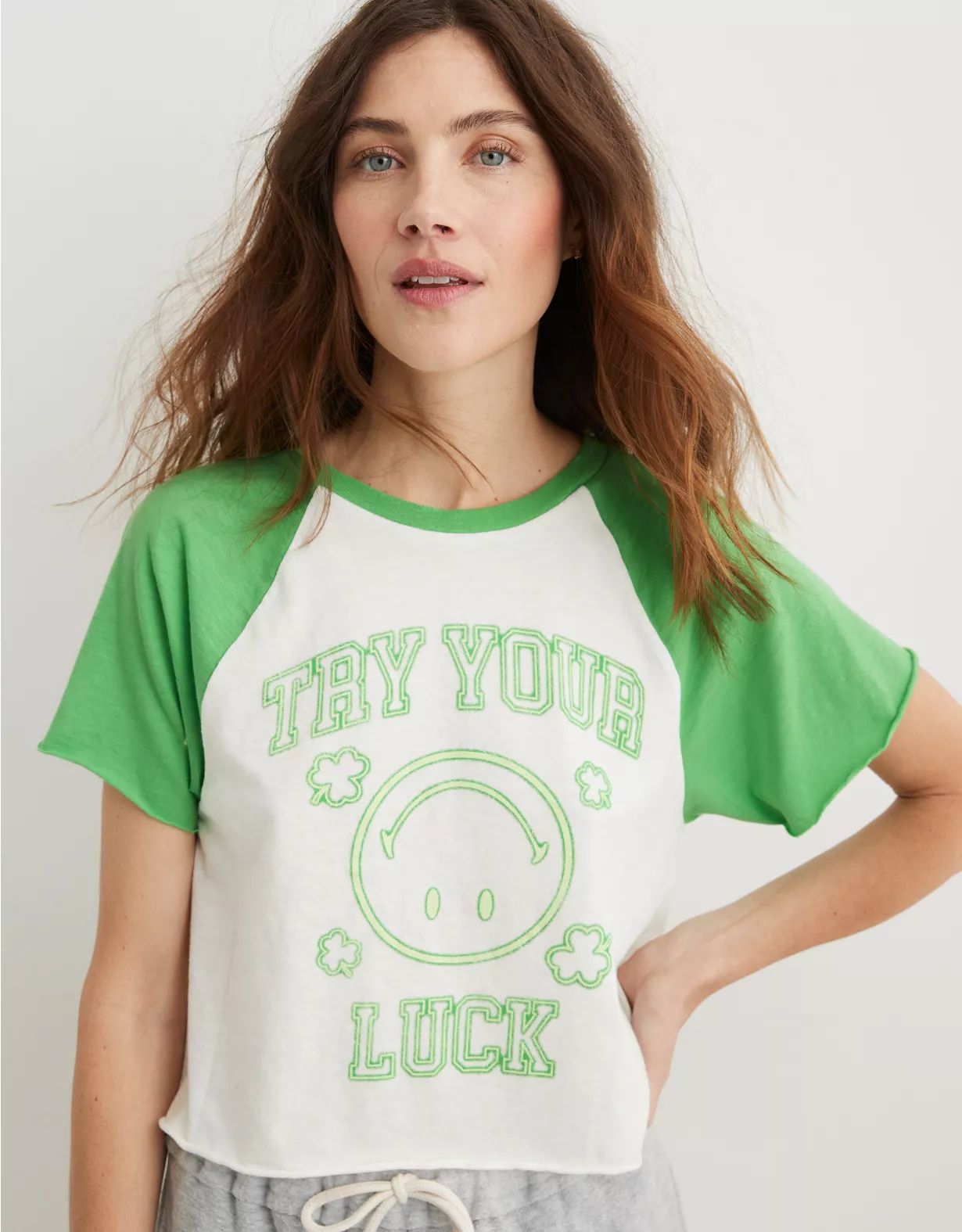 Aerie St. Paddy's Day Smiley® Cropped Raglan T-Shirt | Aerie