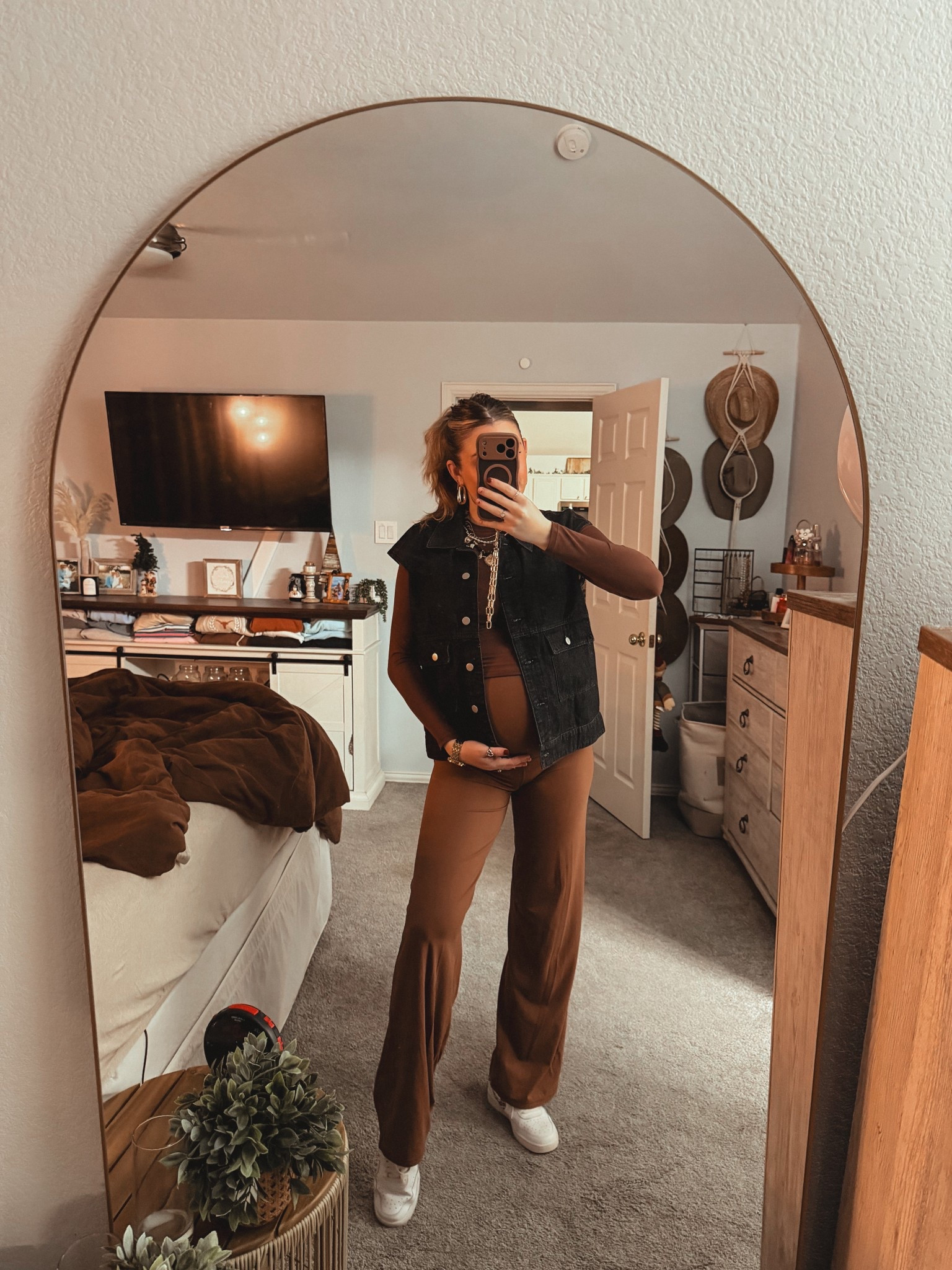 Casual comfy maternity outfit. Maternity ootd. Leggings and oversized vest. Work outfit  

#LTKFindsUnder100 #LTKBump #LTKootd