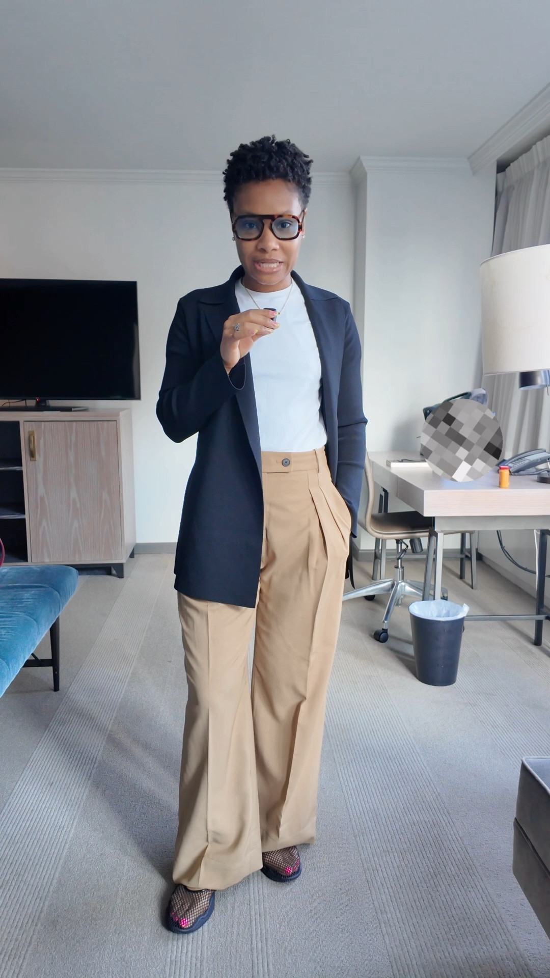 An easy outfit for the last day of trunk shows! I’m wearing the t-shirt in an xs, the jardigan in a small and the Bia trousers in a size 2.

#LTKdayinmylife #LTKgrwm #LTKootd