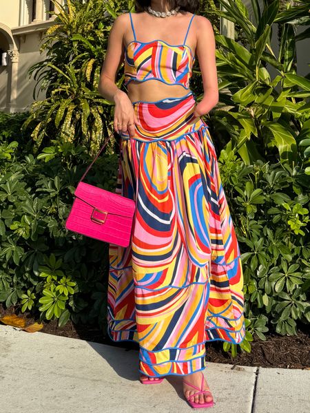 will never be over this dress! 💞 #summerdress #colorfulfashion #set 