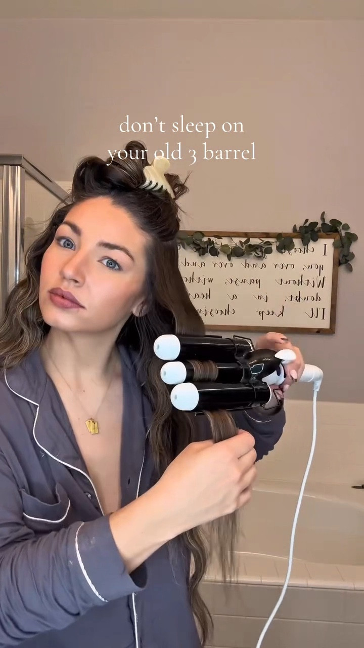 gives the perfect big beachy waves and added volume!! 


Hair tutorial 
Hair routine 
Beachy waves 
Hot tools 
3 barrel curling iron 


#LTKgrwm #LTKFindsUnder100 #LTKmomlife