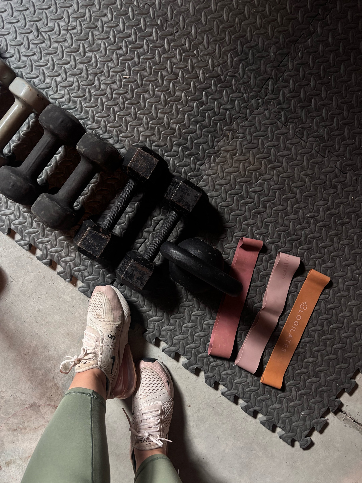 Workout essentials 🫶🏼

#LTKActive #LTKShoeCrush #LTKFitness