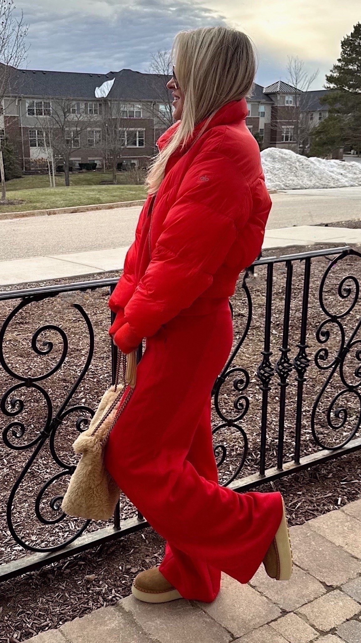 I love this set! Save up to 25% off SPANX full price items this weekend. 

My pants have pockets and Lana’s have drawstring! ❤️
Wearing smalls. 

#LTKSaleAlert #LTKValentine #LTKootd