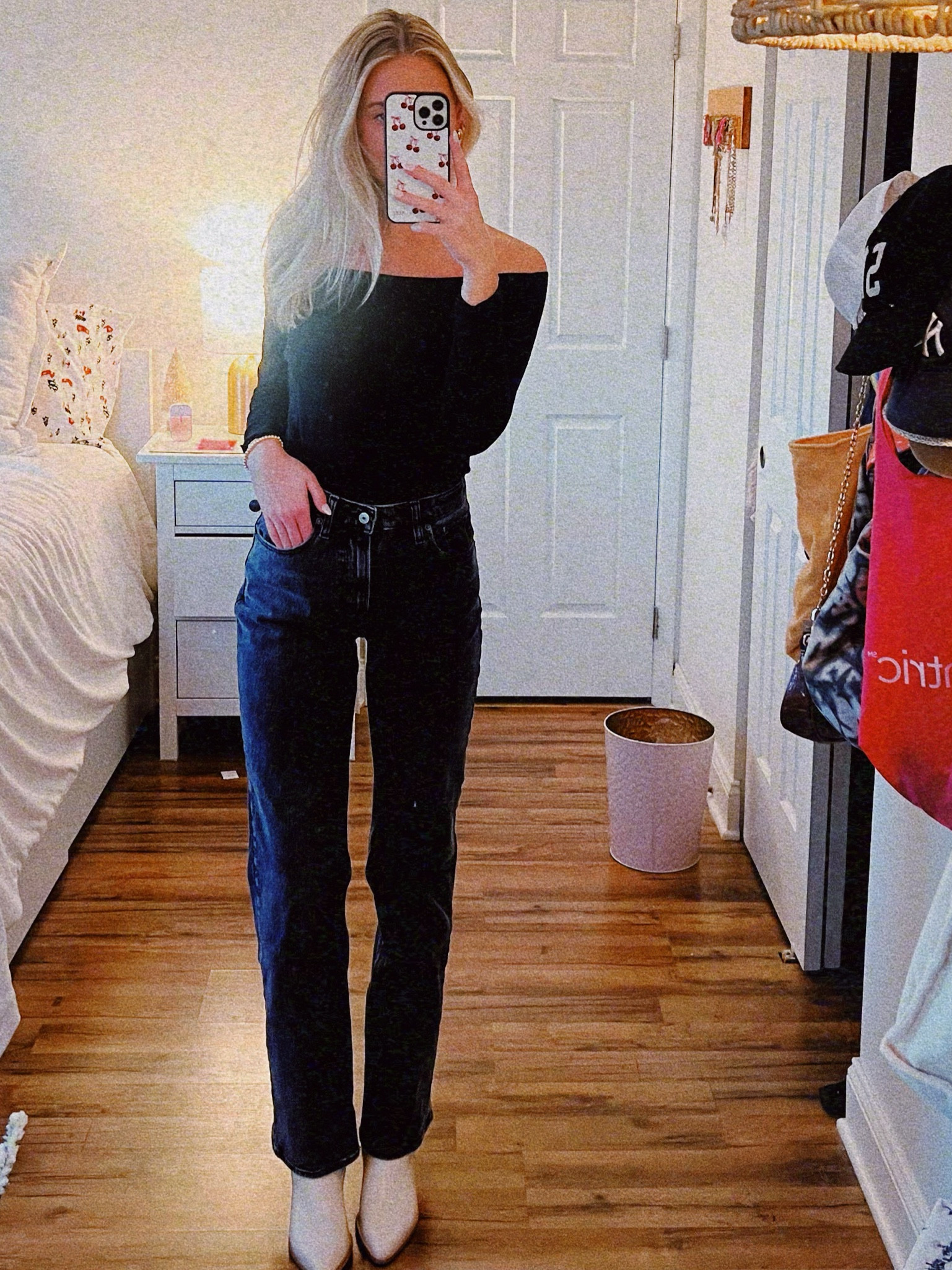 love this simple style for a night out 👏🏼

#LTKSeasonal #LTKworkwear #LTKU
