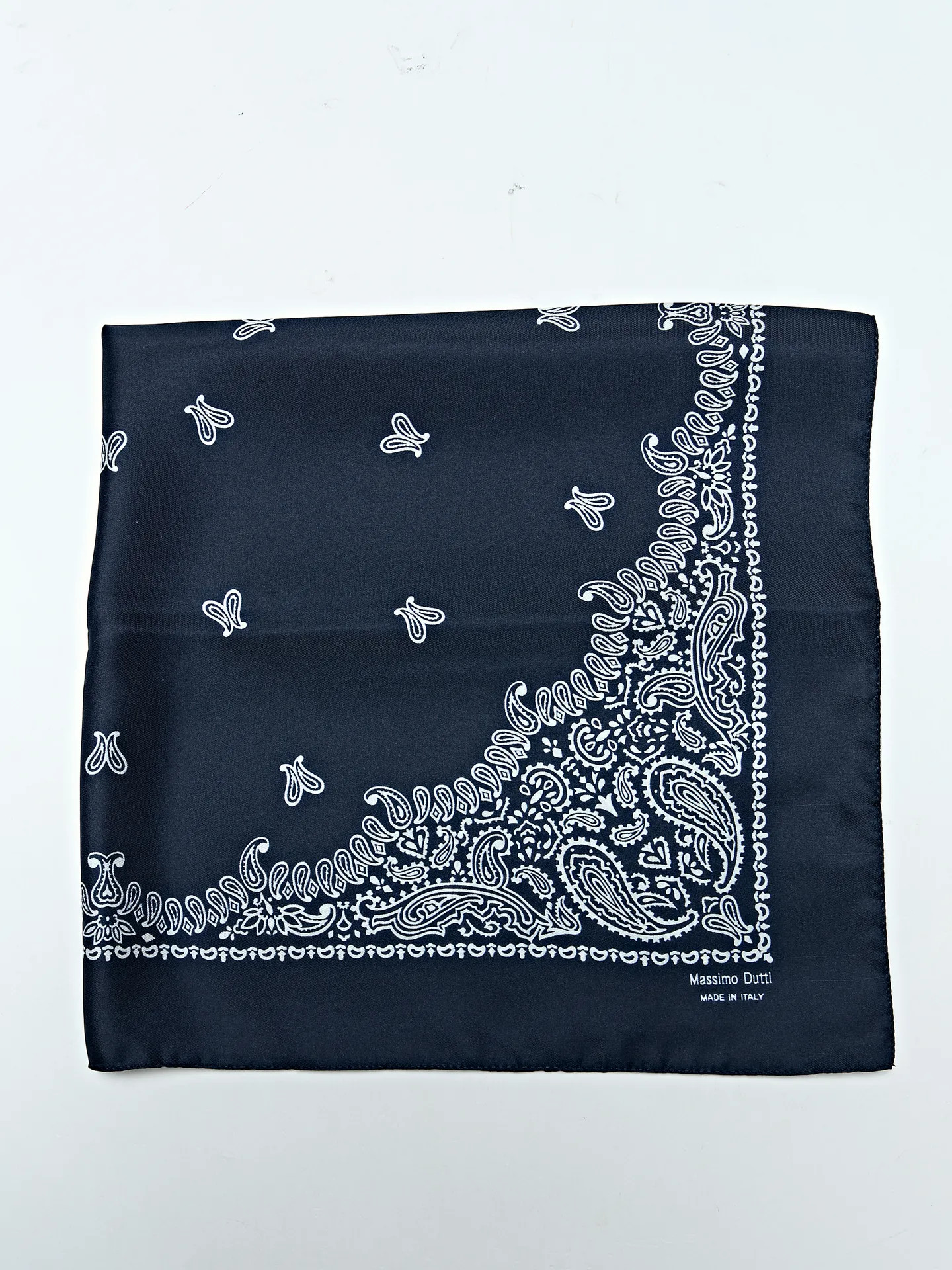 100% silk paisley print scarf | Massimo Dutti US