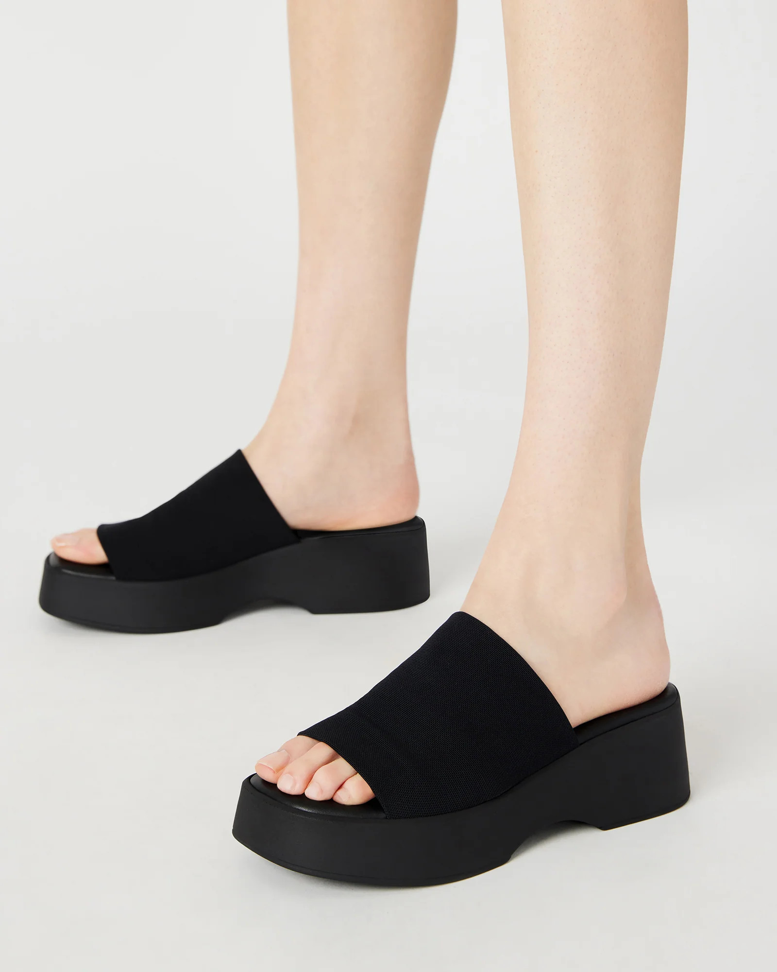 SLINKY30 Black Women's Platform Sandal | Steve Madden (US)