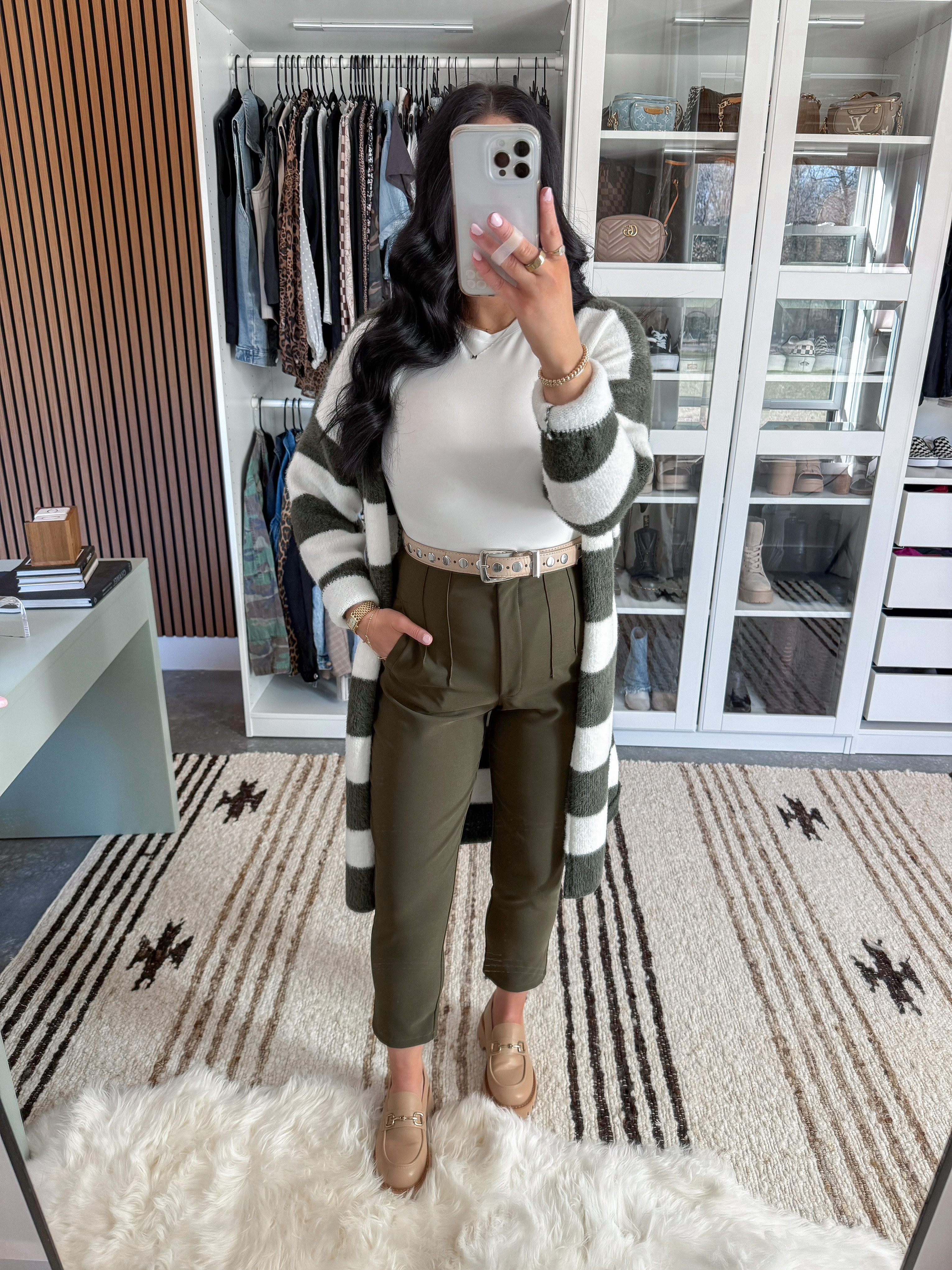 Business Casual Office Outfit 🤍

White Tee - small
Cardigan - small (army green color)
Pants - sized up one to a medium for the bump (army green color)
Belt - 27-31

Loving this bump friendly business casual look! 👏🏼 To dress this look up a bit, you could swap out the loafers for a nude heel & even swap out the white fitted tee for a white button! If you work in a super laid back environment, I’d swap out the loafers for some white sneakers to keep it super comfortable & casual! 👏🏼

 

 

#LTKFindsUnder50 #LTKWorkwear #LTKBump
