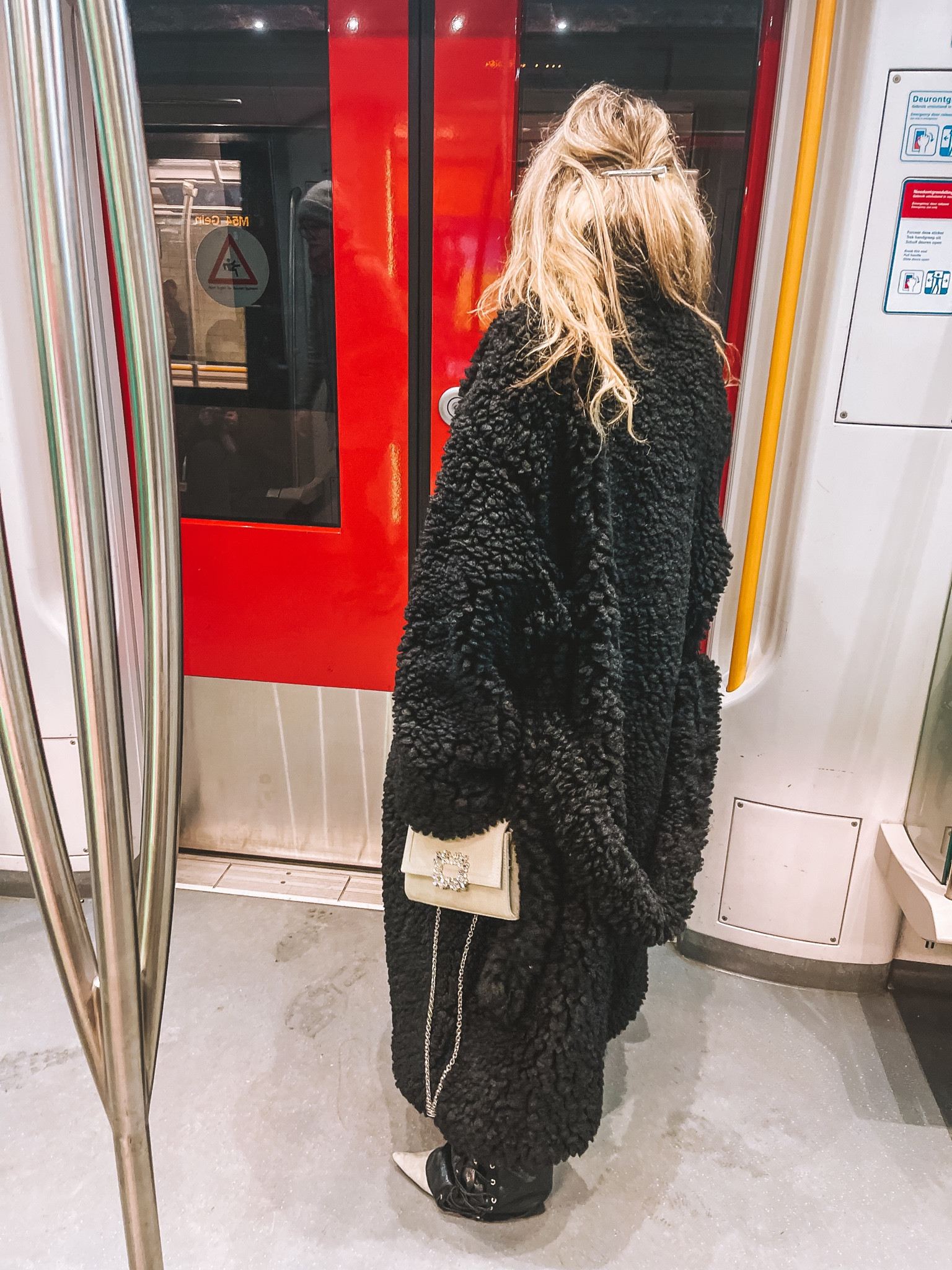 Style of the day; Black oversized teddy coat 🫶🏻🫶🏻 w/ leather pants and pointy heels xoxo 

#LTKStyleTip #LTKWorkwear #LTKU