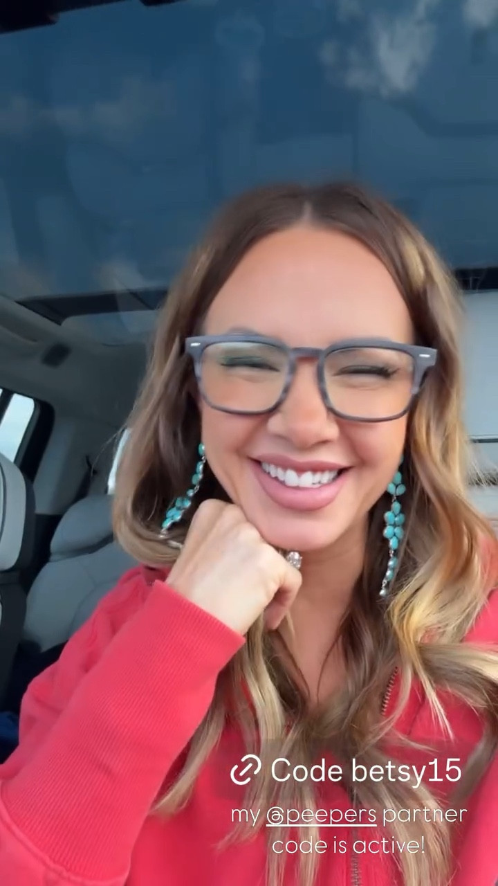 my partner code BETSY15 works for peepers for 48 hours ♥️

#LTKSaleAlert #LTKSeasonal #LTKGiftGuide