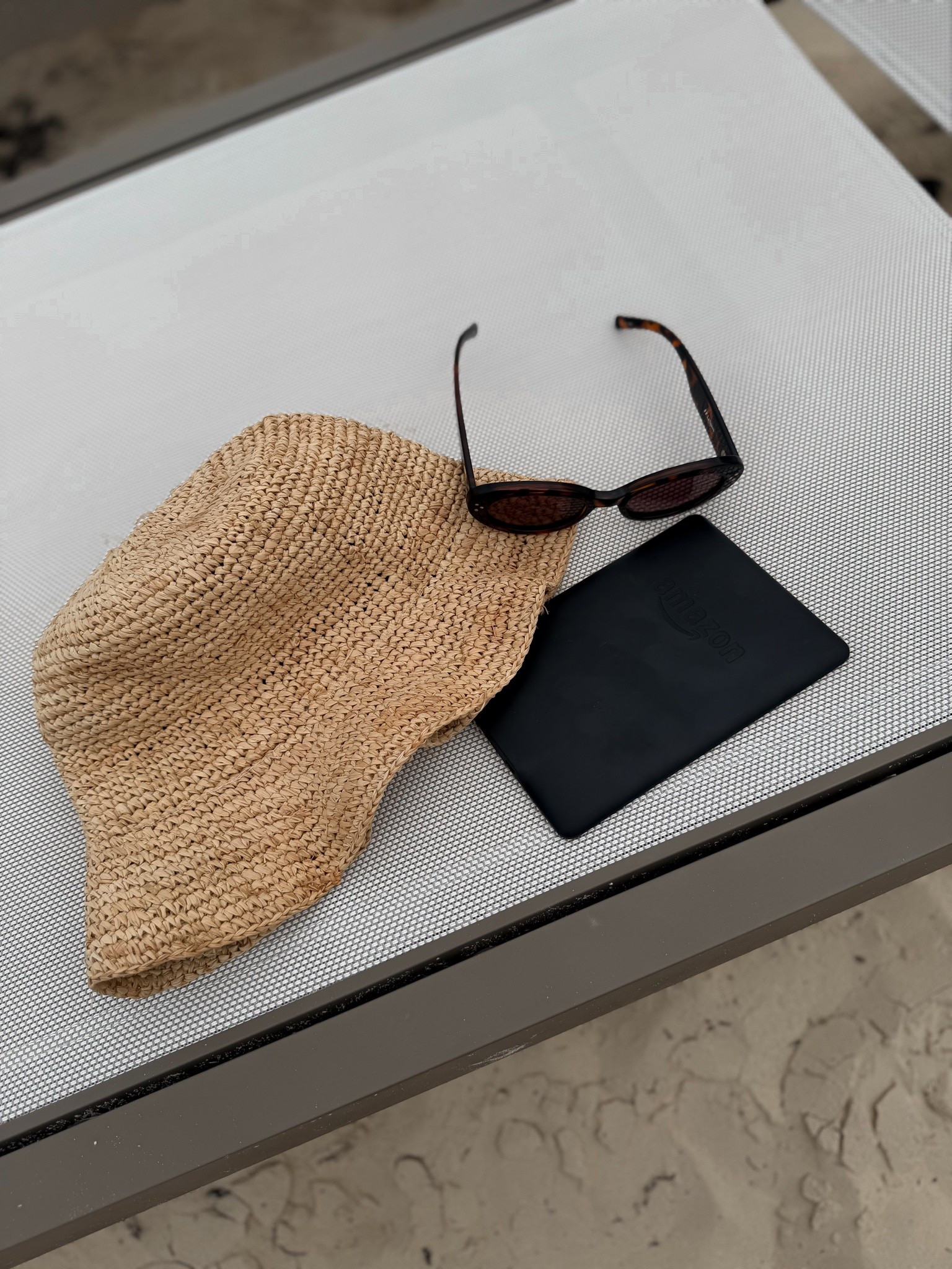 Bucket hat and kindle

#LTKmomlife #LTKSwim #LTKTravel