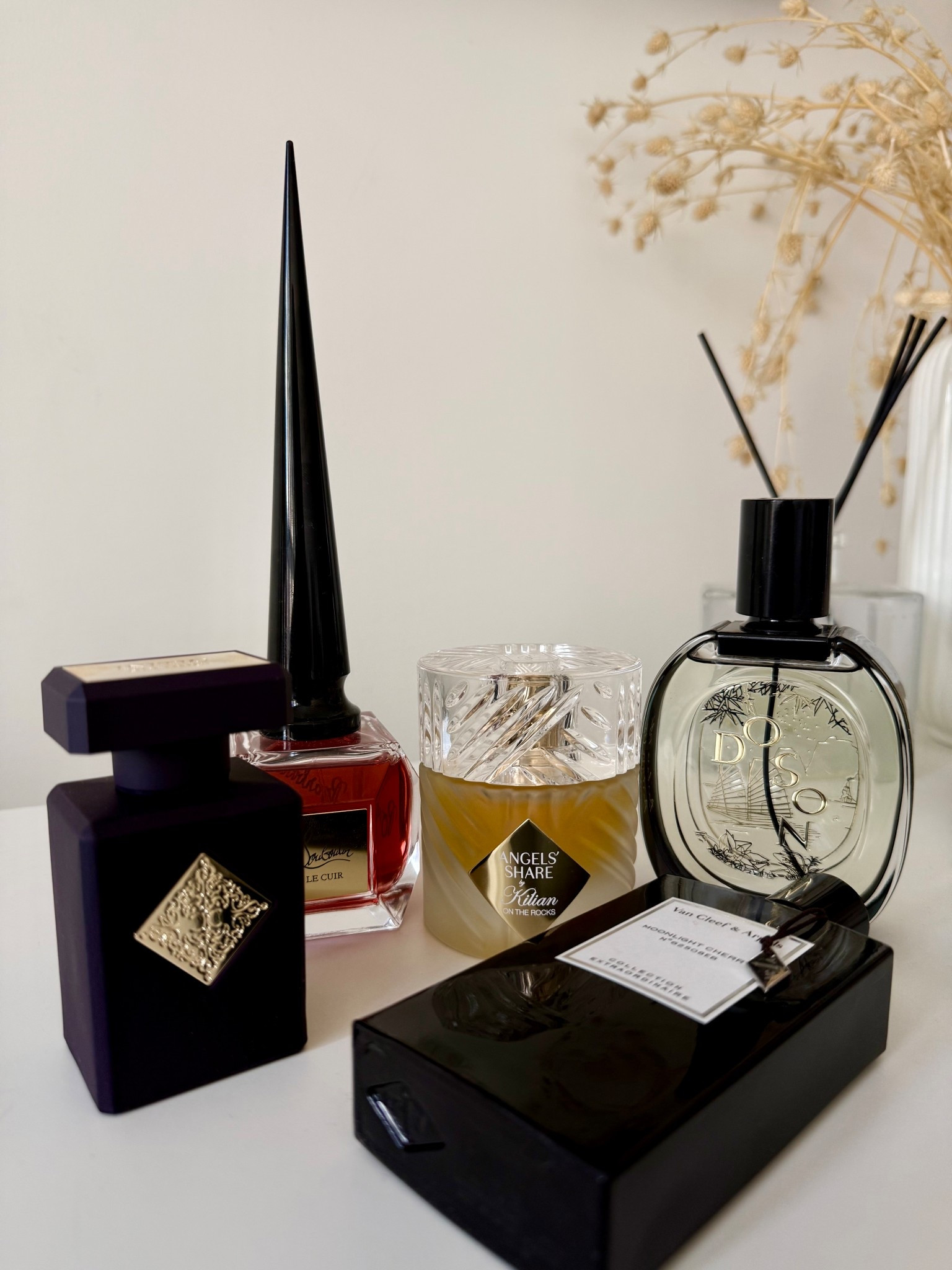 Cold air, warm scents, and fragrances that hit different this time of year. A few winter favorites currently on rotation ❄️✨

• Angels’ Share On the Rocks — @kilianparis
• Do Son — @diptyque
• Side Effect — @initio_parfums_prives
• Moonlight Cherry — @vancleefarpels
• Le Cuir — @louboutinworld

#LTKBeauty #LTKHoliday