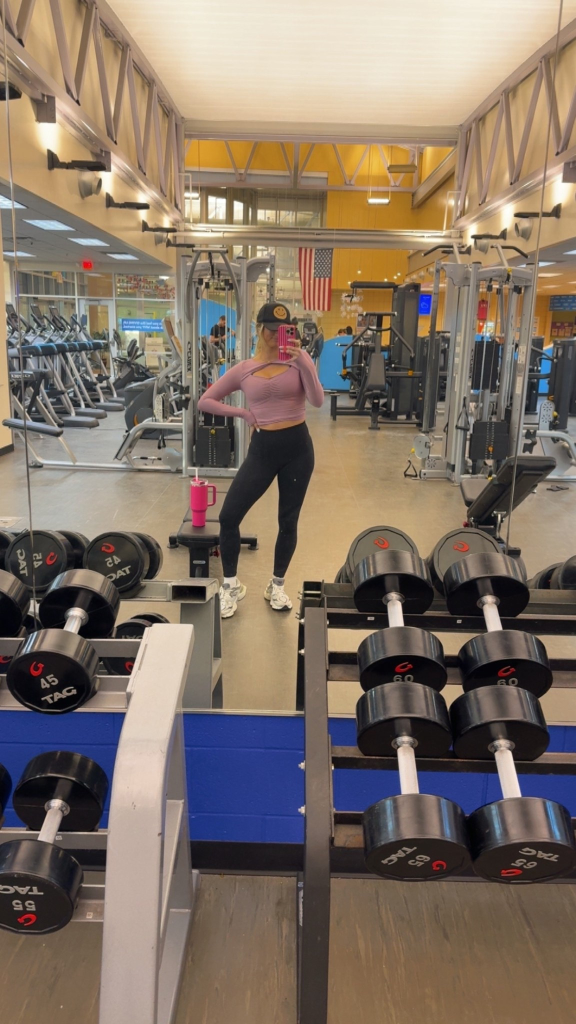 Gym fit // activewear // old navy // lululemon leggings // new balance tennis shoes 

#LTKfitnessgoals