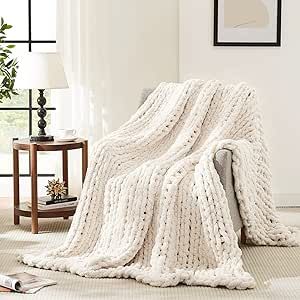 L'AGRATY Chunky Knit Blanket Throw,Soft Chenille Yarn Throw Blanket 30x40，Handmade Thick Cable ... | Amazon (US)